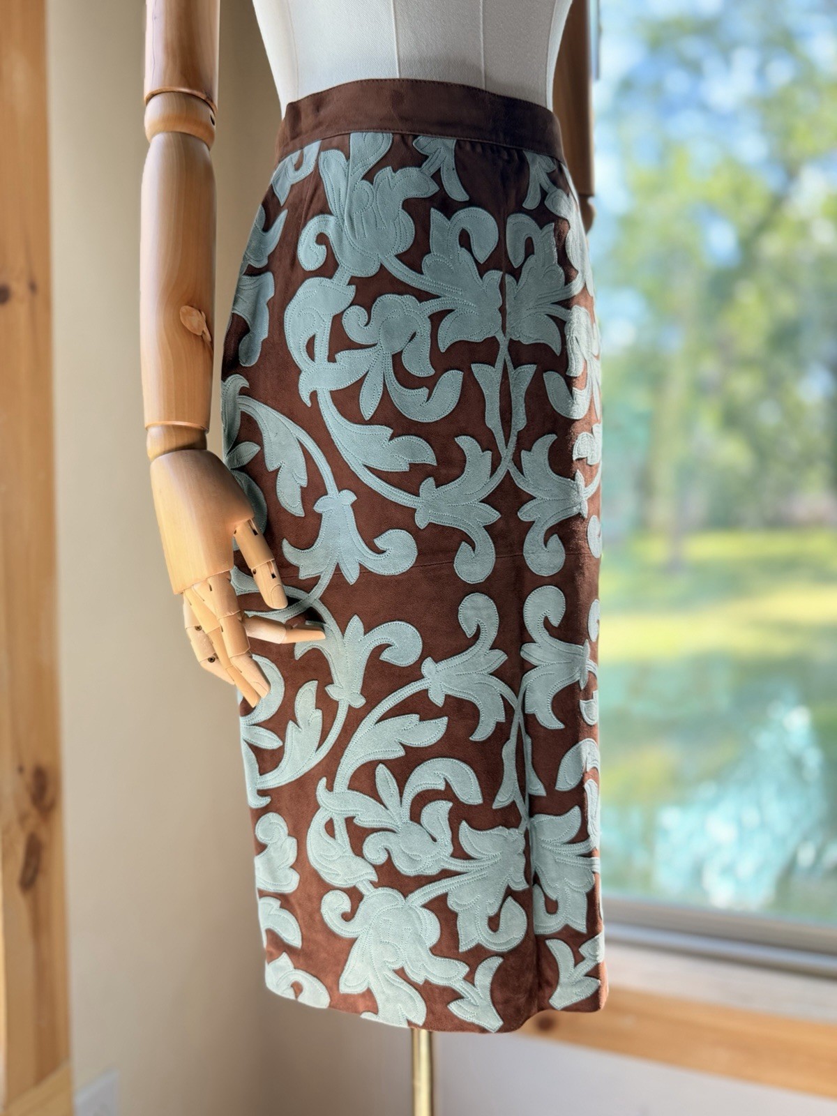 Vintage 80s VALENTINO Boutique Suede Leather Embroidered Details Skirt Size 44
