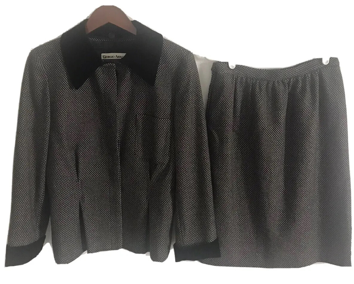 Giorgio ARMANI Womens Vintage 2 Pc Suit Detachable Velvet Collar & Cuffs Perfect