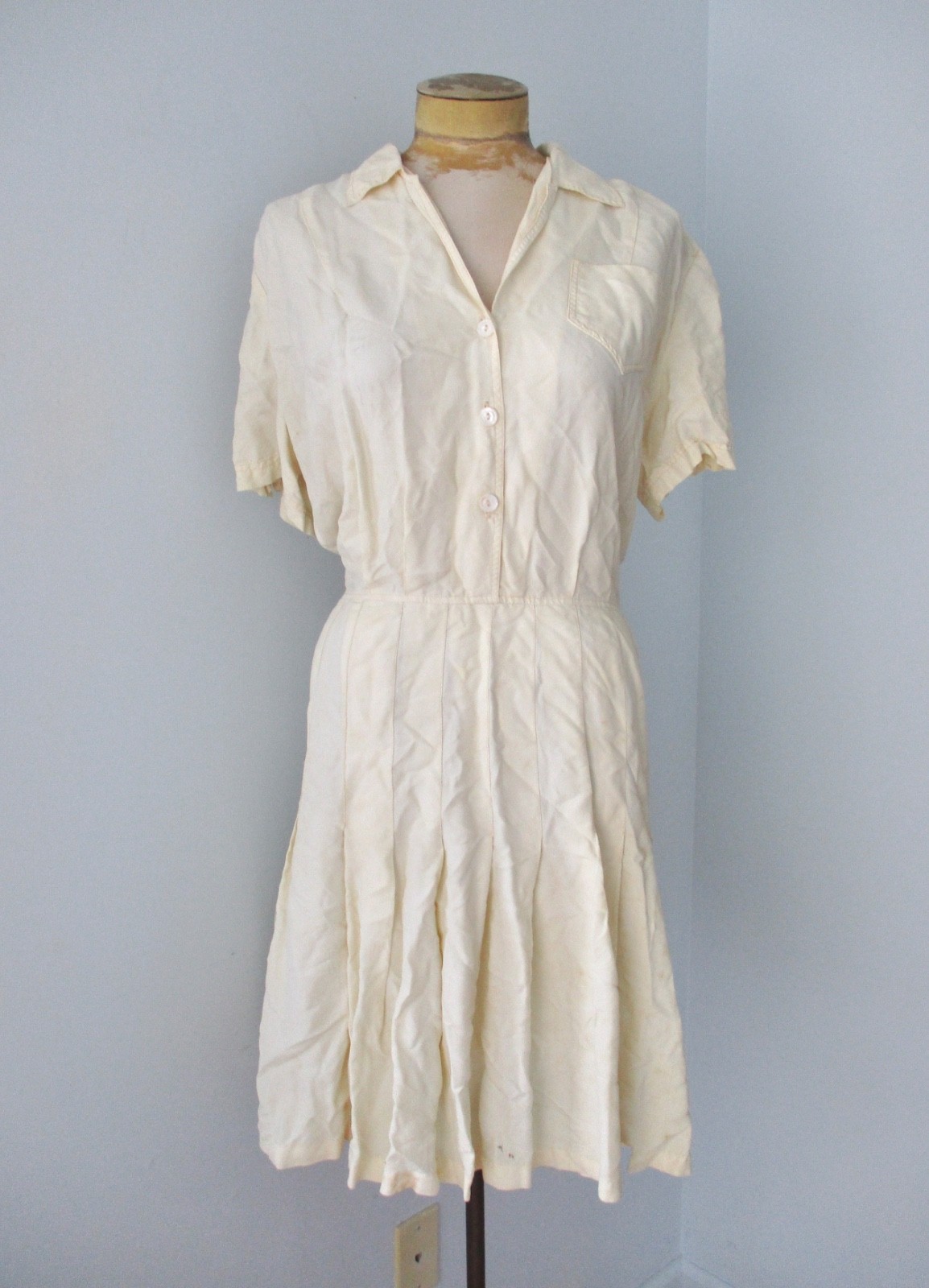Vtg 40s 50s Florence Walsh ivory rayon shirtwaist dress drop pleats nurse M/L
