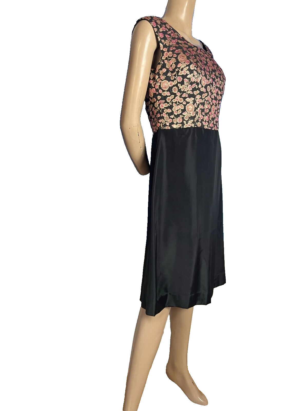 Vintage 1960s Brocade A-Line Dress | Gold Lurex | Twiggy Style | 38-40 ✨