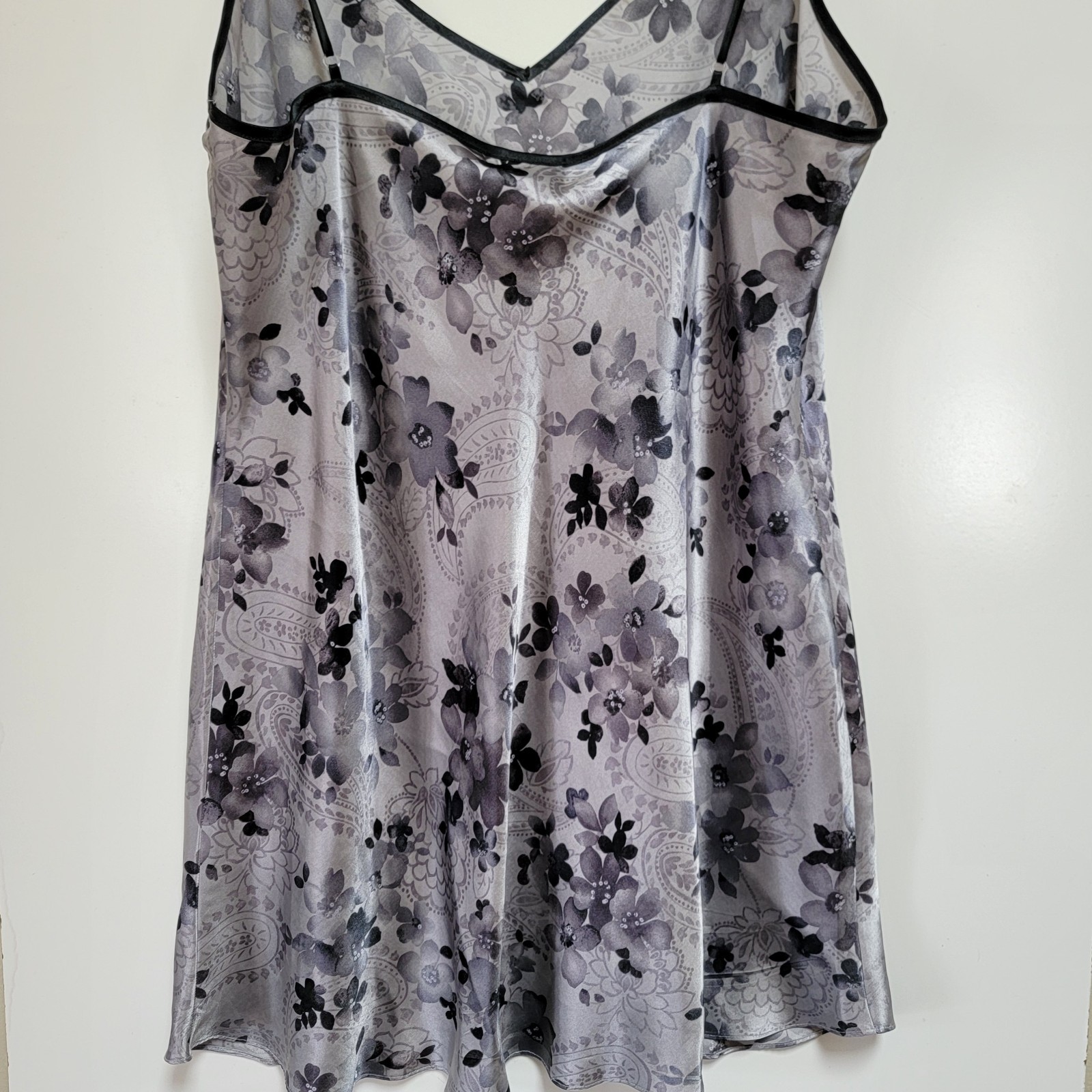 SECRET TREASURES~ Silvery Floral Shiny Satin Nylon Nightie/ Nightgown~Womens~ 2X