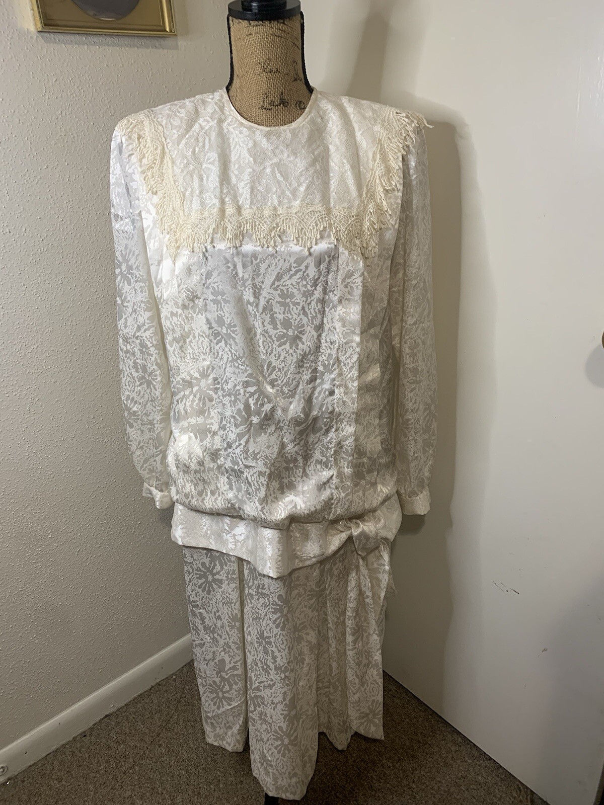 Vintage 1980’s Liz Roberts Inc Ivory Dress 12