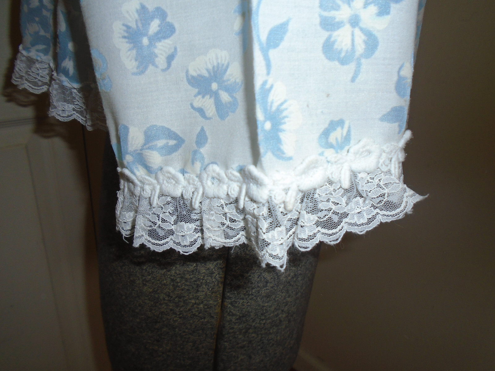 Ariel Bed Jacket Blue White Floral Sheer Vintage Made in the USA Size Small