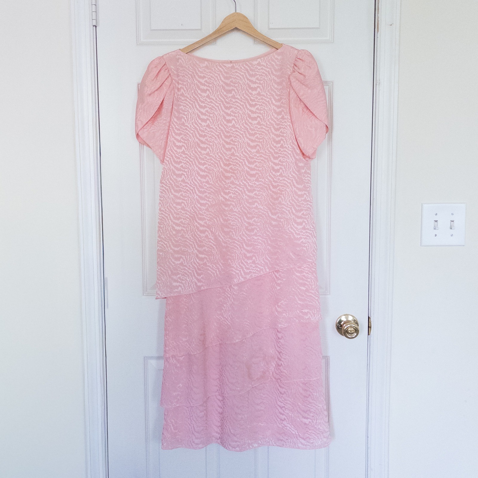 Lizzy & Johnny Dress Women 8 Pink Vintage Tiered Puff Sleeve Midi Dress