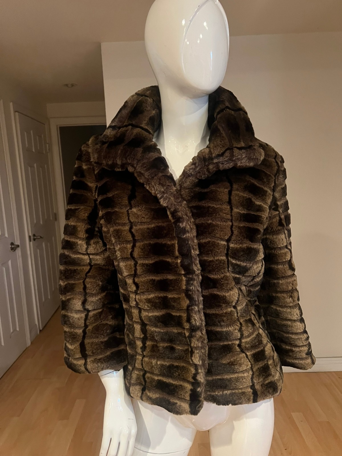 VINTAGE ALBERTO MAKALI FAUX FUR CROPPED JACKET SIZE S SMALL
