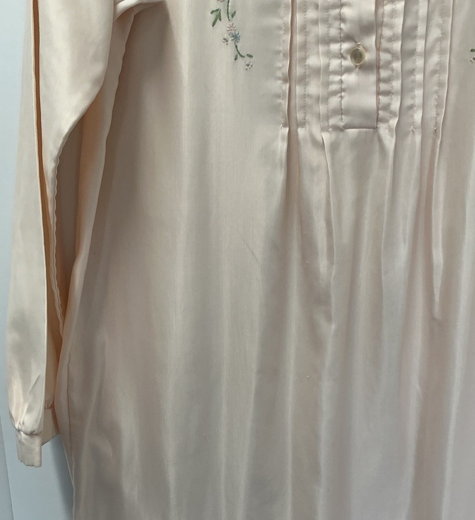 Windy Rose Vintage Nightgown Size Small Blush Embroidery Pleats