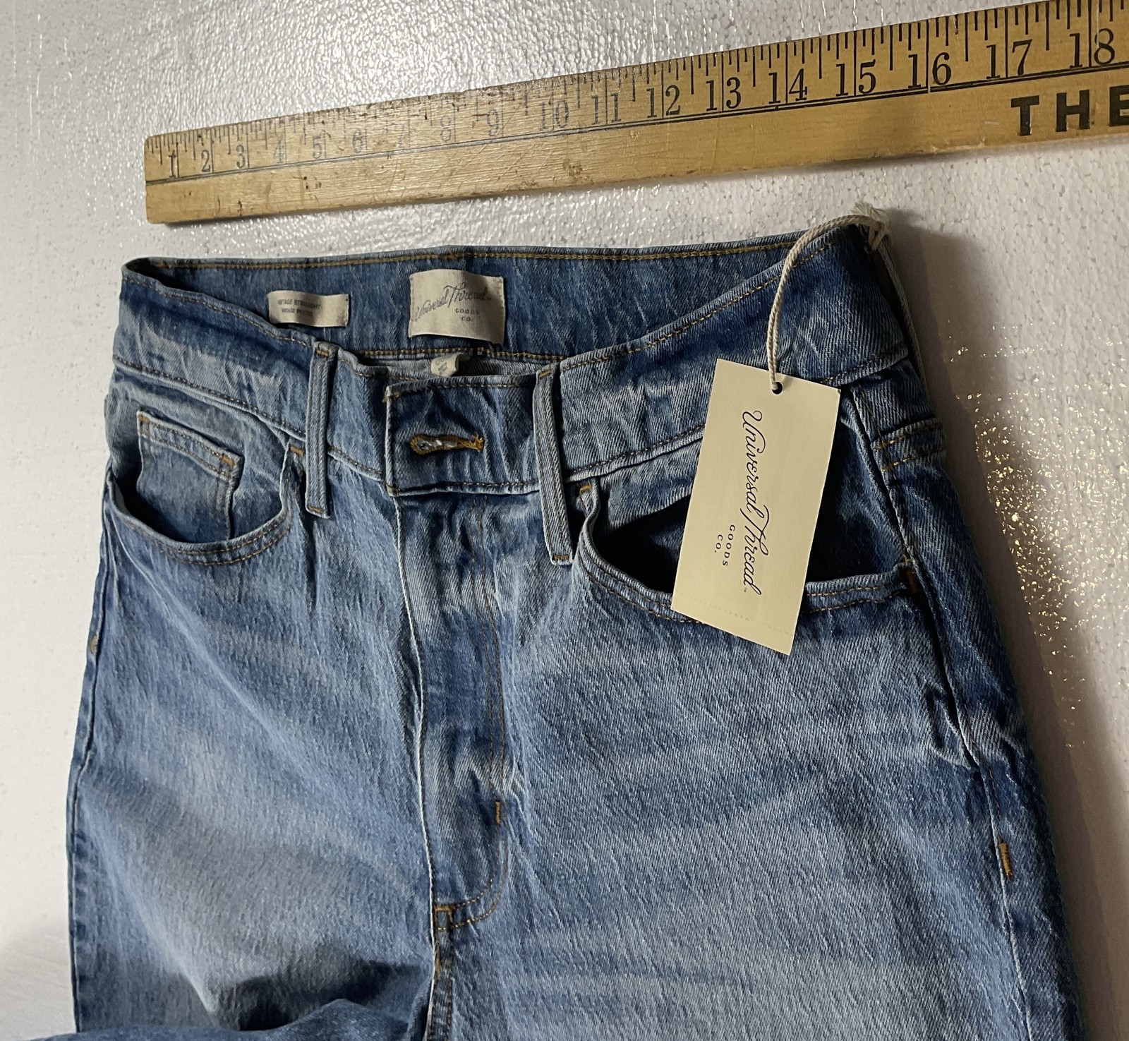 Universal Thread Vintage Straight Jeans Size 12 31R Medium Wash NWT