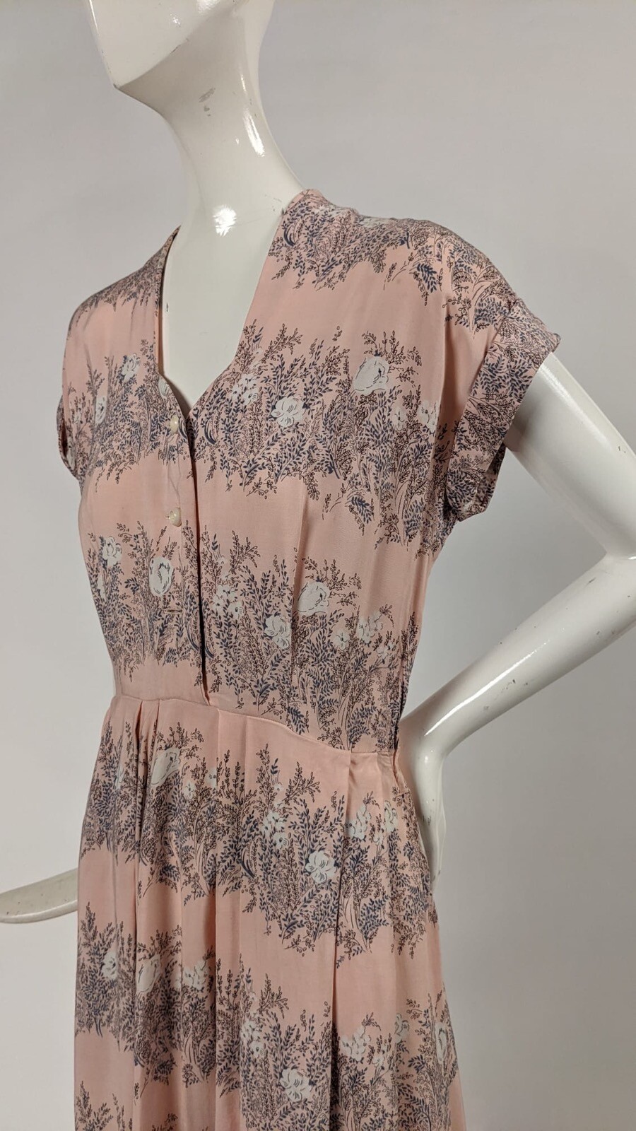 VINTAGE 1940’S STRIPE FLORAL PRINT RAYON DRESS W BUTTON FRONT
