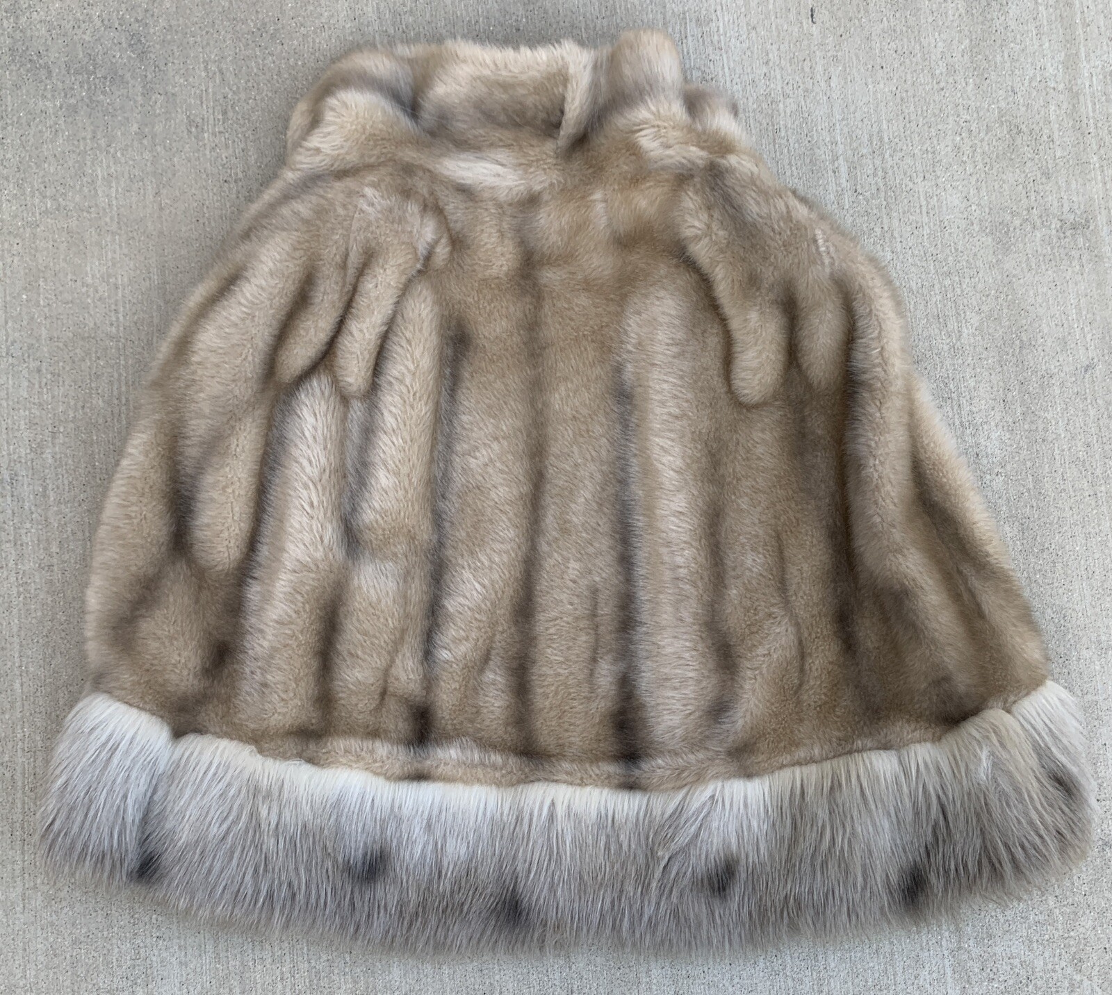 Sears Fashions Regina Glenara by Glenoit Cape Capelet Faux Fur Mob Wife Size S