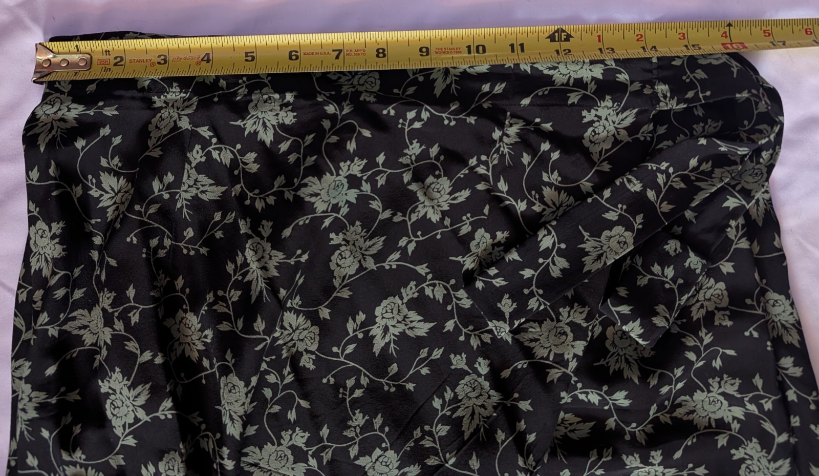 SilkLand Black Wrap Skirt Sz 14 Sage Rose Motifs Goth Retro Tie & Button Closure
