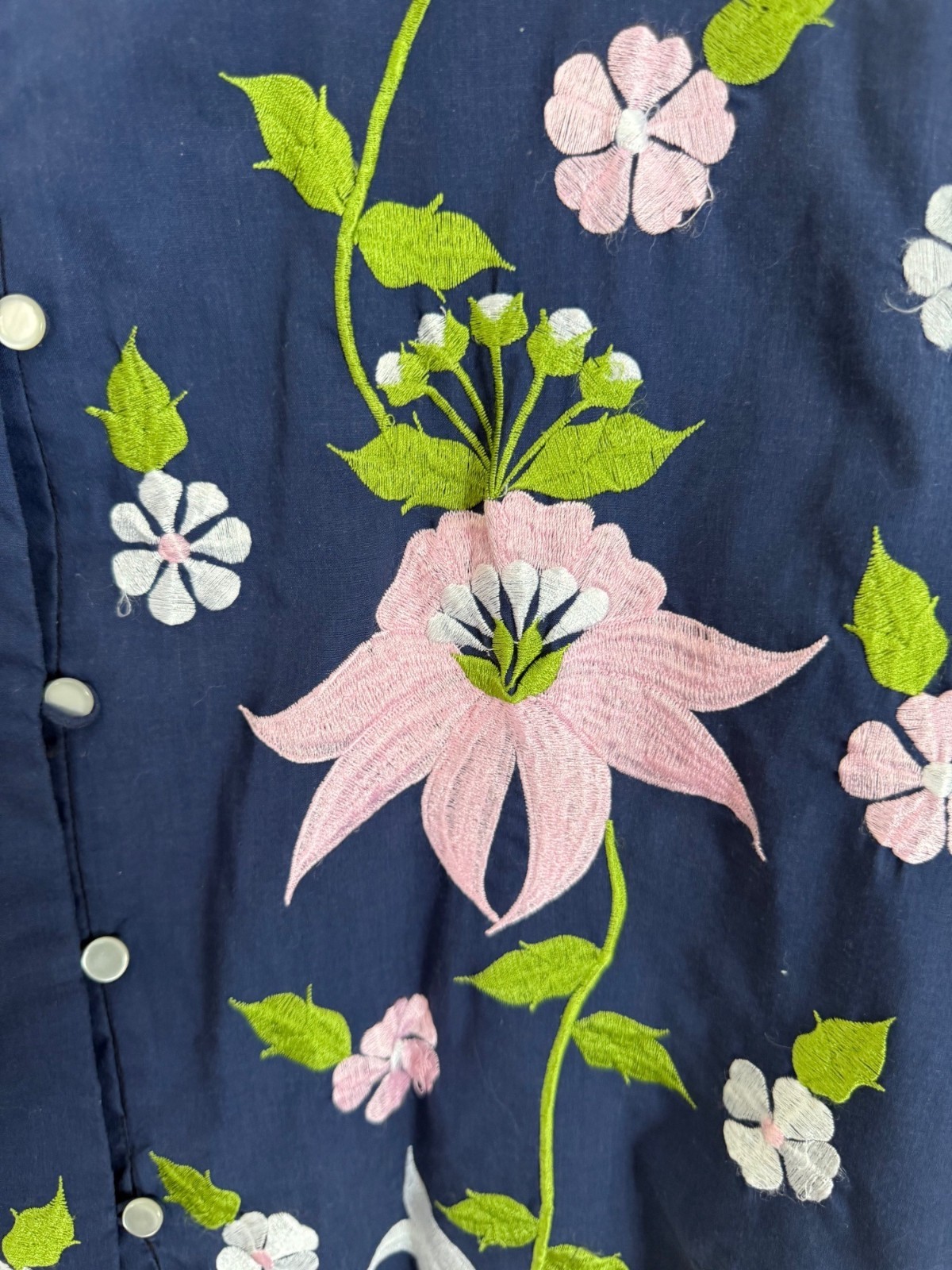 Caro of Honolulu Vintage 70s Floral embroidered Blue Button Down Floral 12
