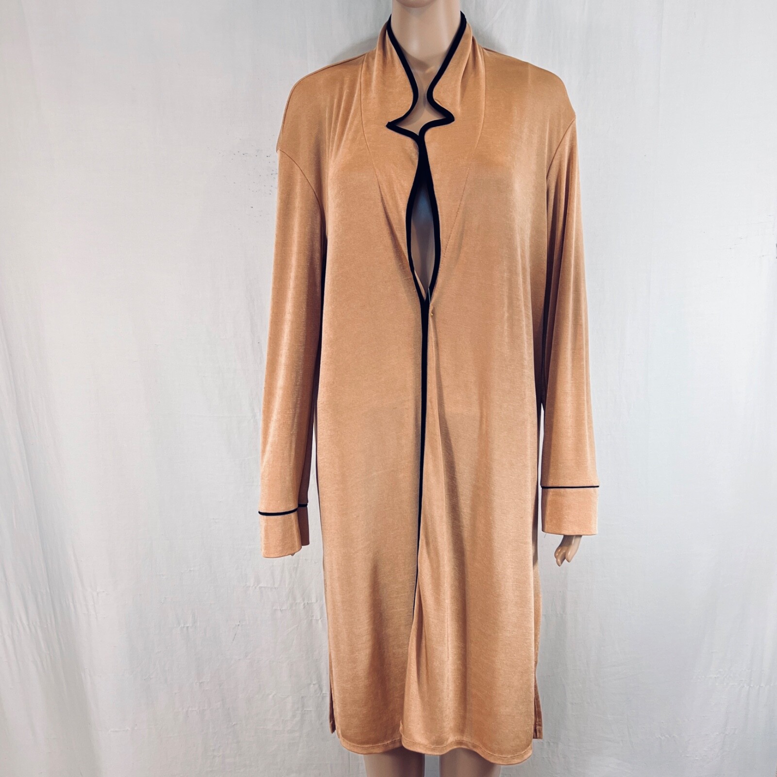 Zara Trafaluc women’s Robe. Sz M. Open front. Stretchy. Slinky. Acetate Span