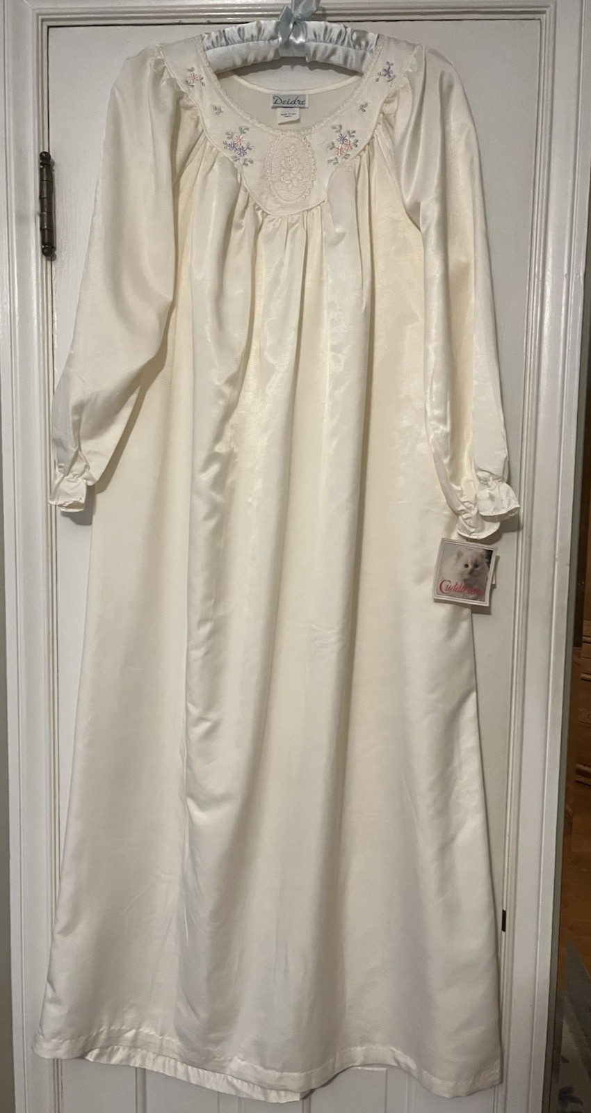 NWT Vintage Deidre Nightgown w/Floral Embroidery Size Small