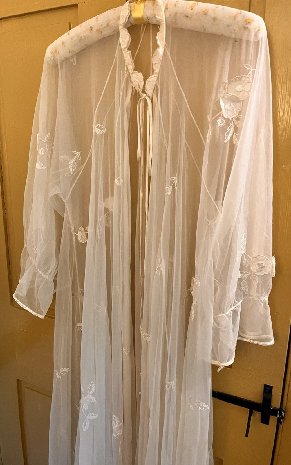 VTG 1940s, 50s Lingerie Peignoir Applique Flowers Sheer Fabric, Repair, Upcycle