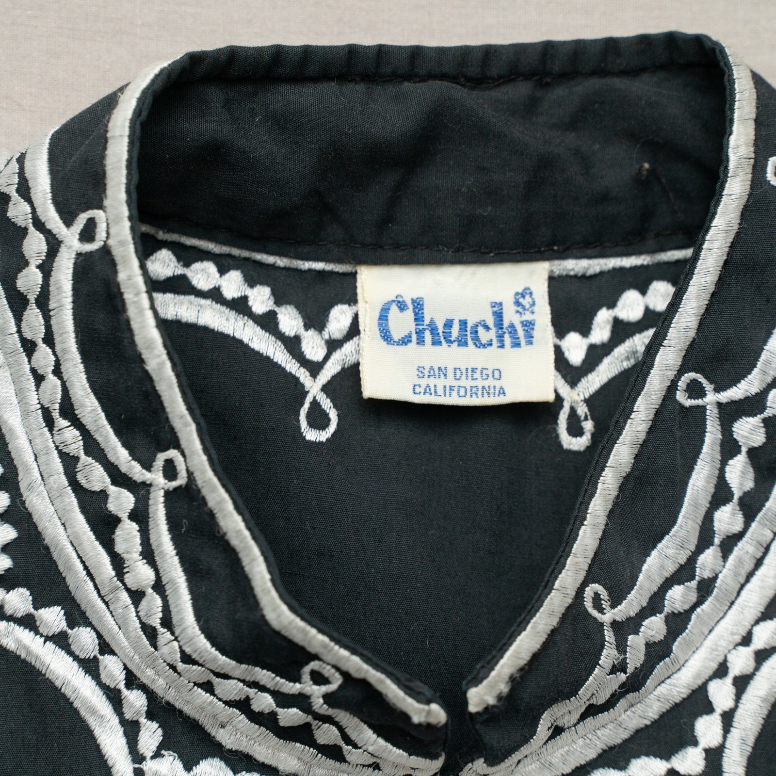 Vintage 70s Chuchi Boho Black White Embroidered Button Up Shirt Jacket Large