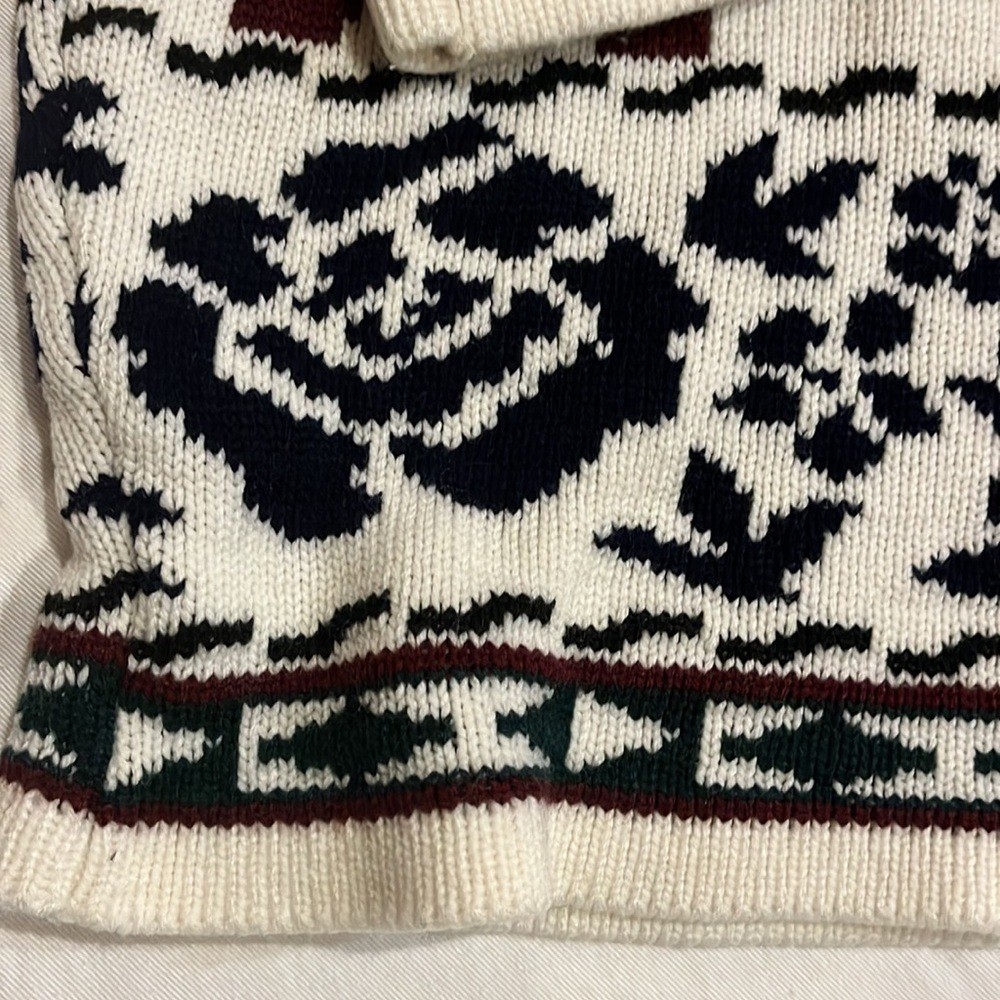 Gorgeous Vintage JC & Lewis New York Aztec & Rose Knit Mock Turtleneck Sweater
