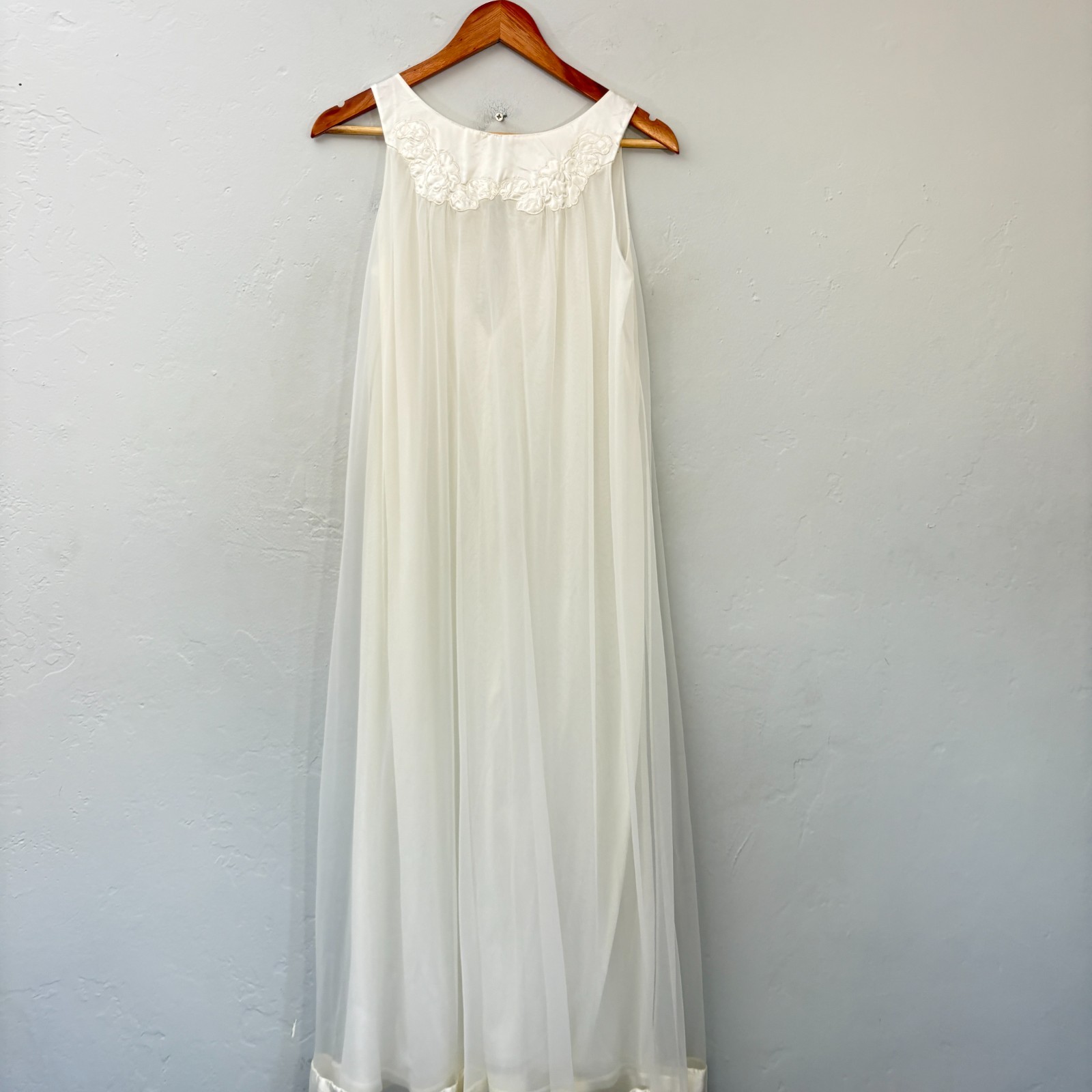 Gossard Artemis Robe Nightgown Set Women Size Petite White Vintage FLAWS