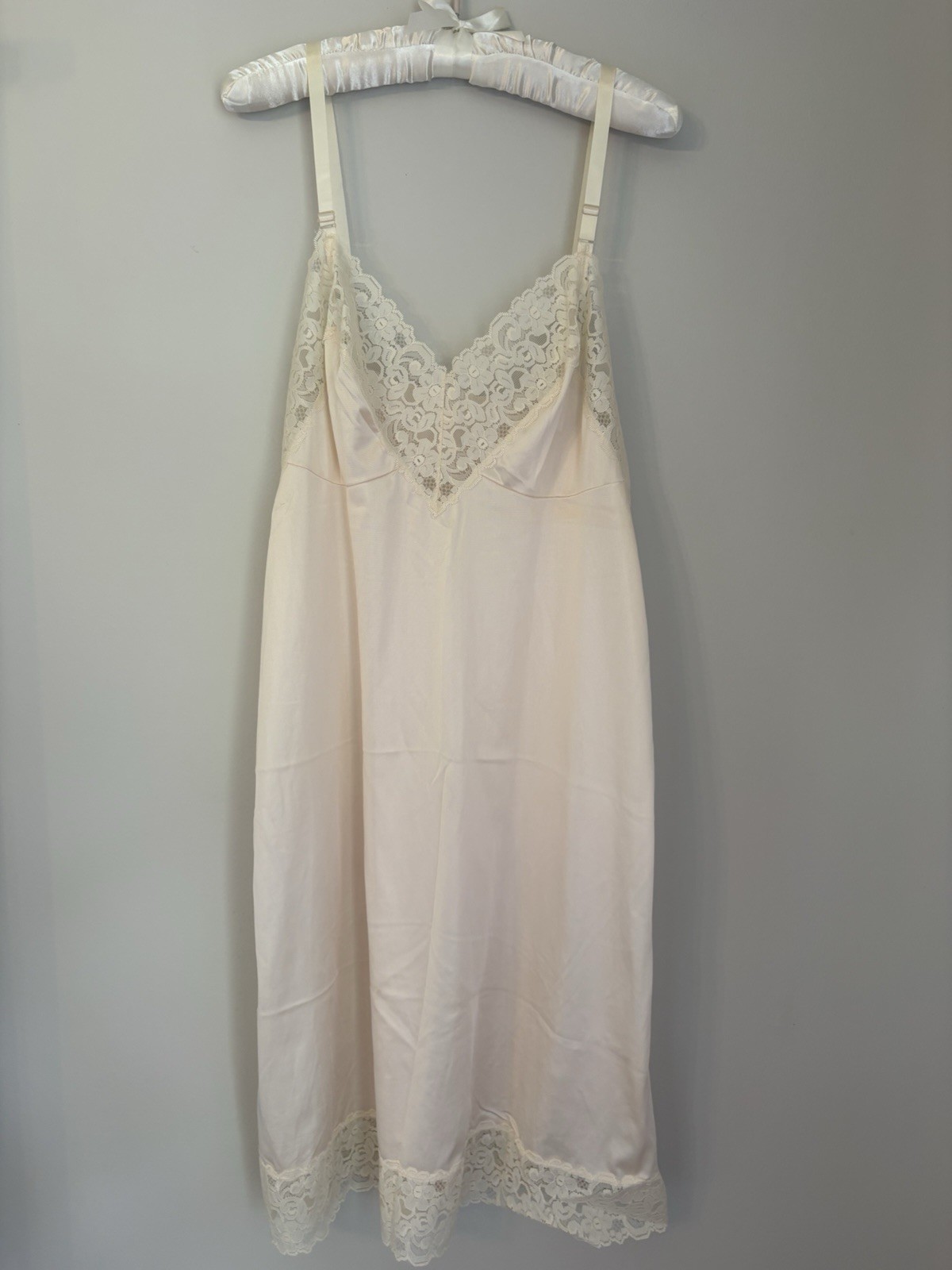 Vintage 1960s Komar dress slip lace Gown Lingerie Size 40 Average Cream MCM