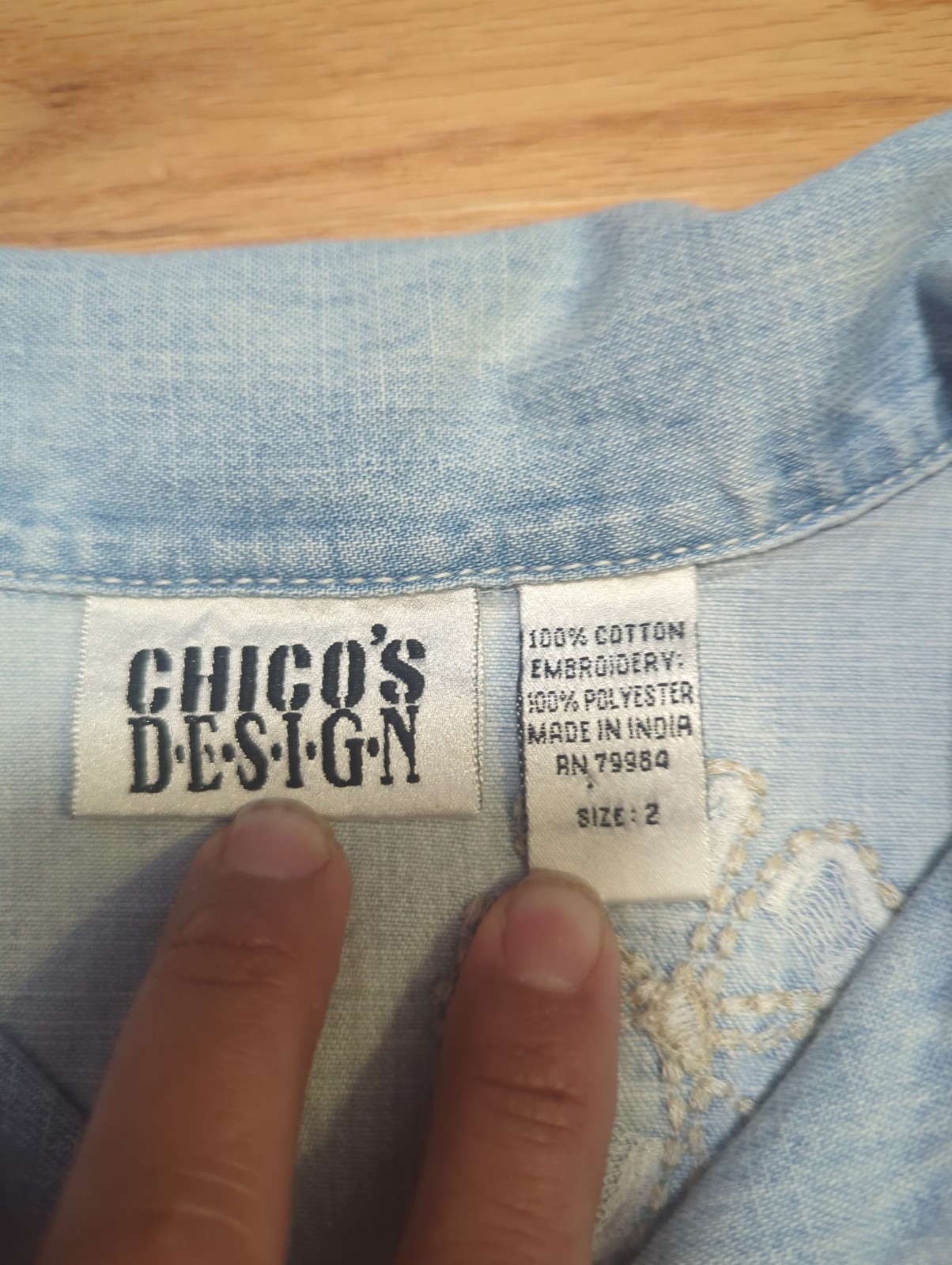 Vintage Chicos Light Wash Denim Embroidered Button Up Jacket Size 2 Boho Western