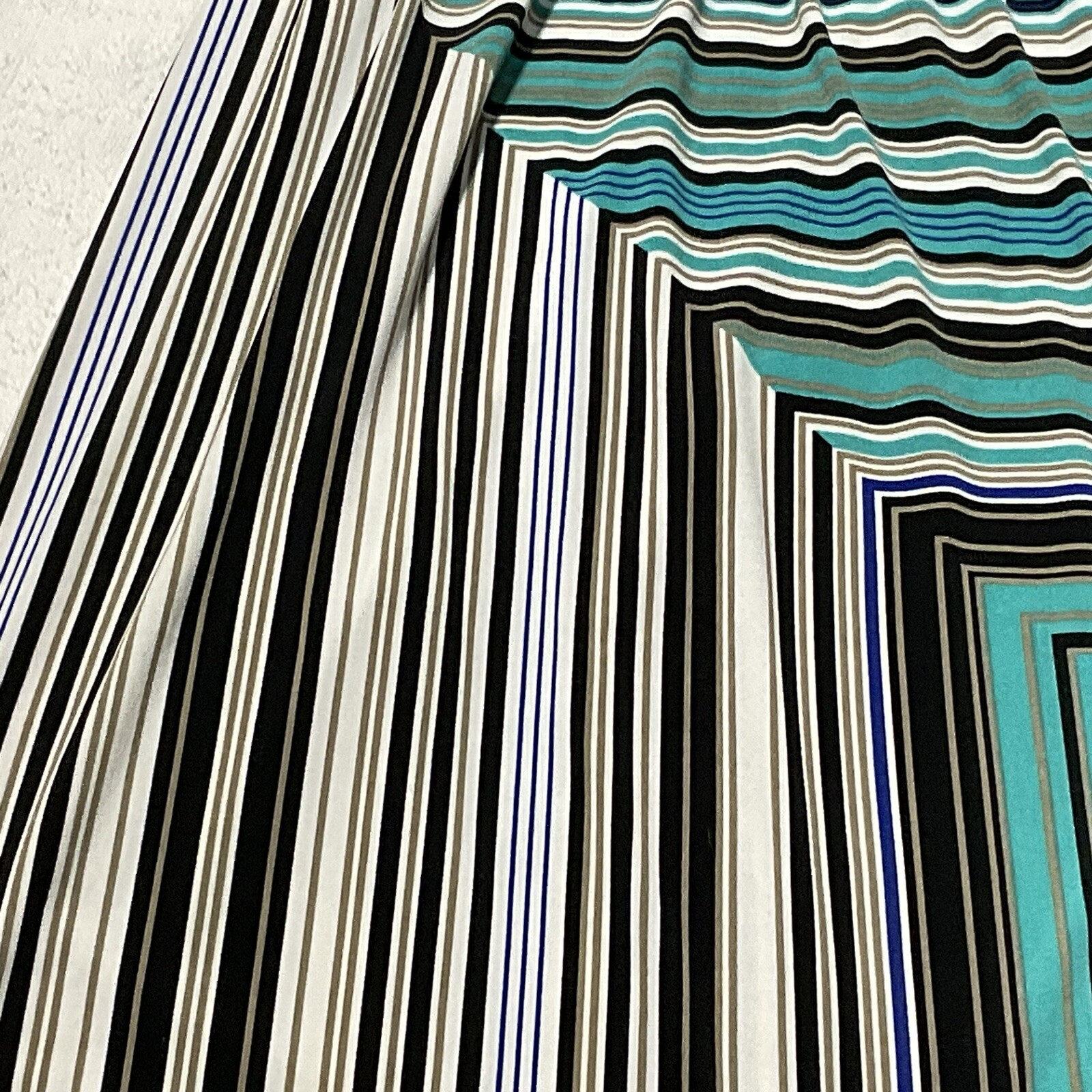 ~ Woman’s Dress Size 10 By London Time ￼Geometric Design ￼