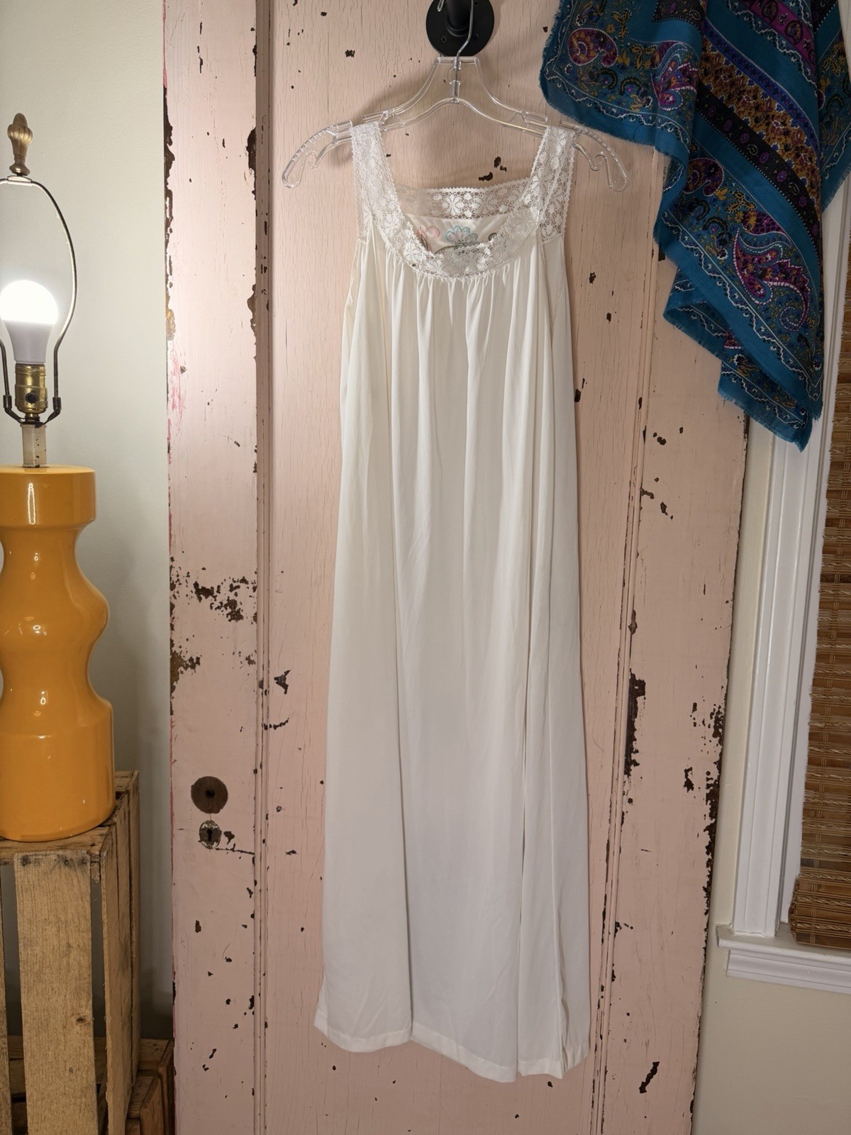 VTG Maxi Robe Nightgown Two Piece Set White Embroidery Lace Trimmed Boho Sm/Med
