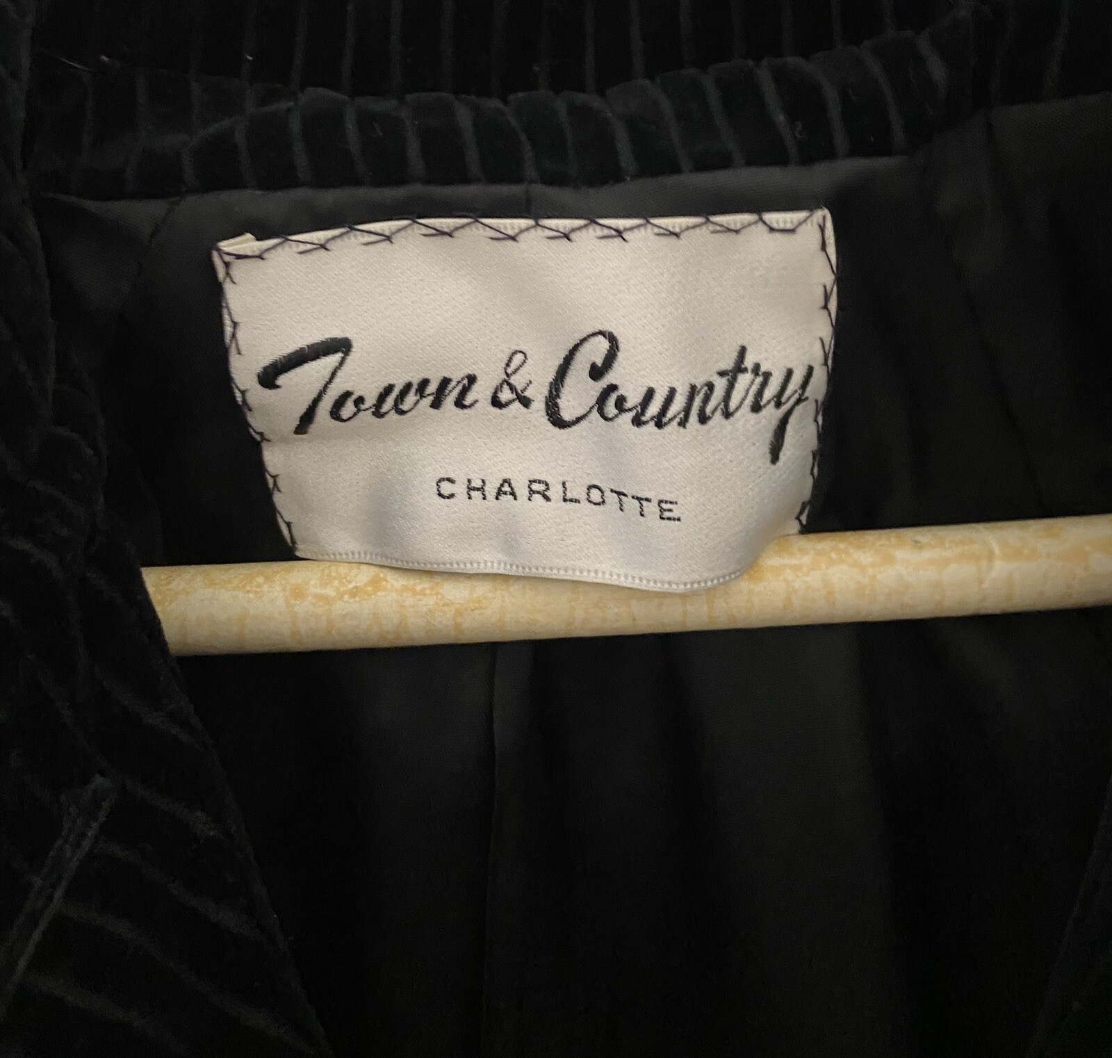 Vintage Long Woman’s Coat .Count Romi LTD.Town And Country.Medium.paint On Insid
