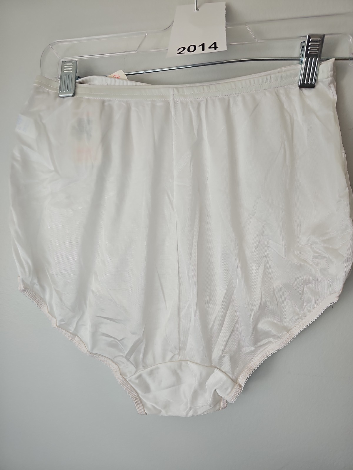 Vanity Fair 100% Nylon Soft White Panties Lace Detail Satin Finish Size 6