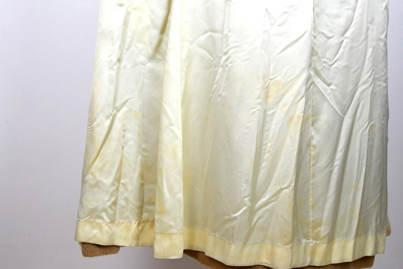 Vintage 1940s Style Great Over Car Coat Tan Beige Cream Belt Princess Seam Peek