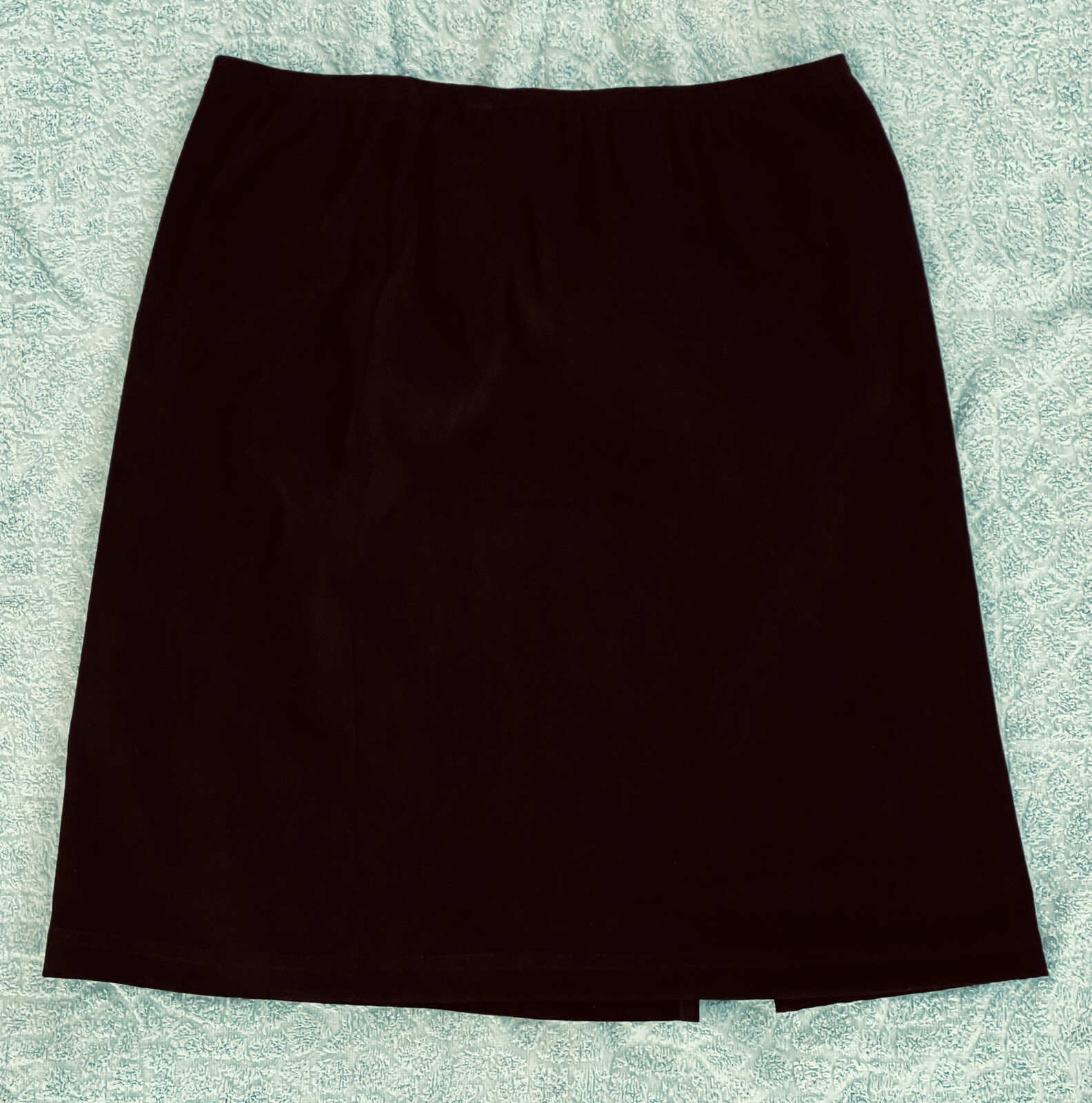 VS VINTAGE STUDIO Medium Waist Below the Knee Black Skirt w/ Black Satin Lining