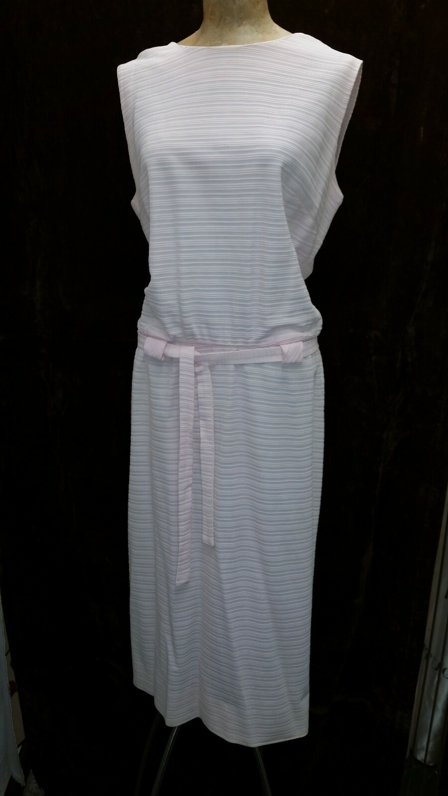 Vintage 1960’s Pink Textured Rayon Cocktail Dress Size M/L