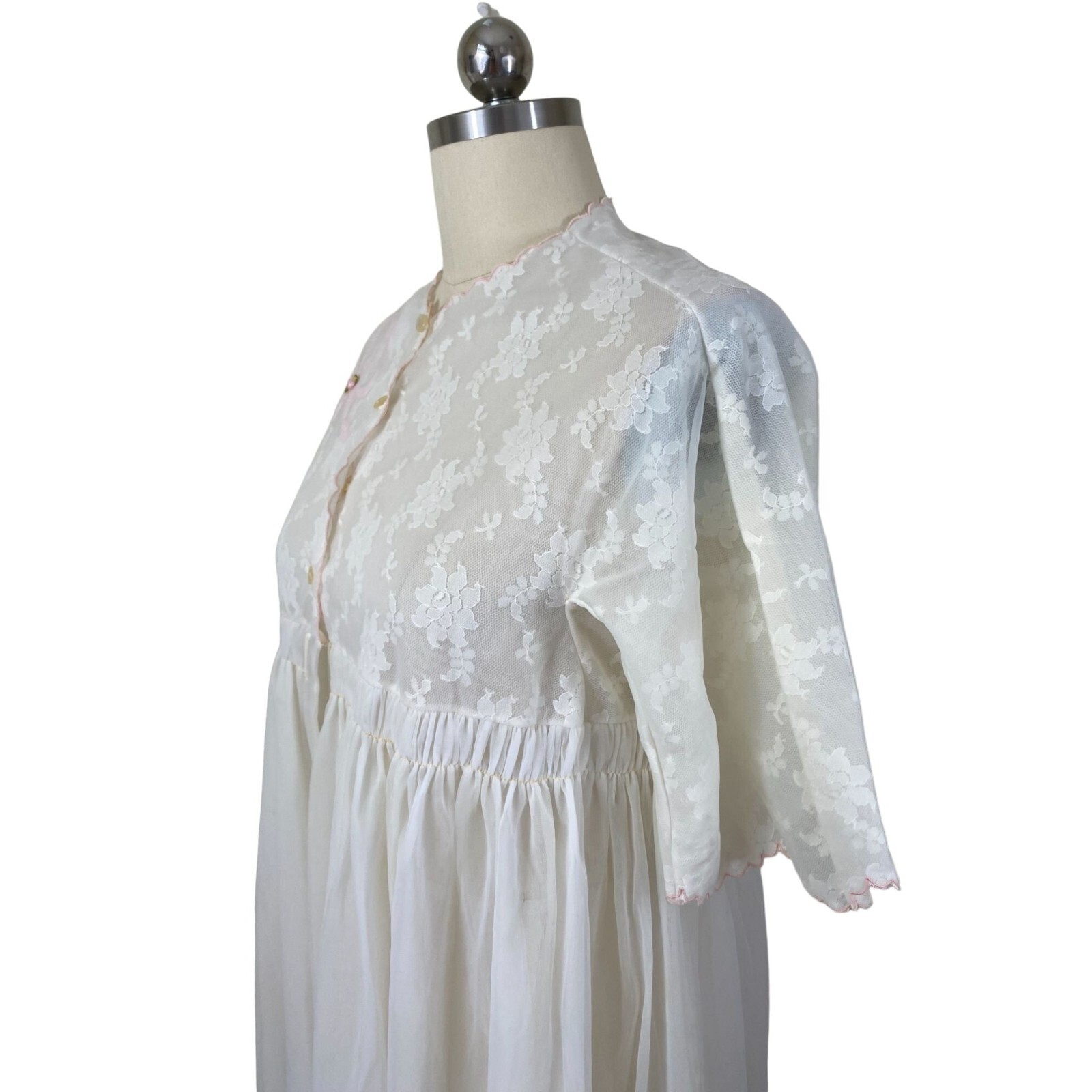 Eyeful by The Flaums VTG 60-70’s Womens Robe Peignor Petite Ivory Chiffon Sheer