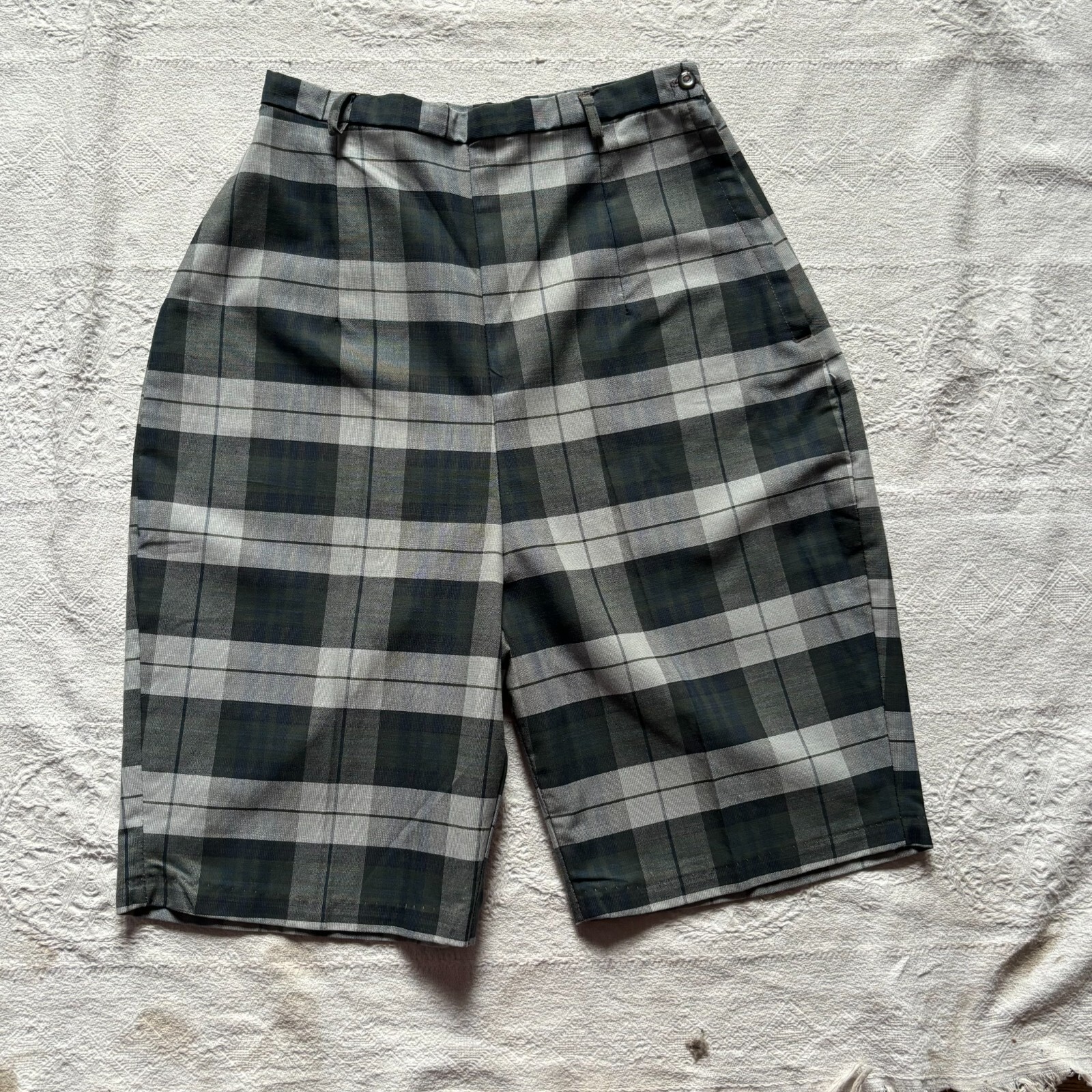 Vintage 1960s Green & Gray Plaid Shorts 24 Waist