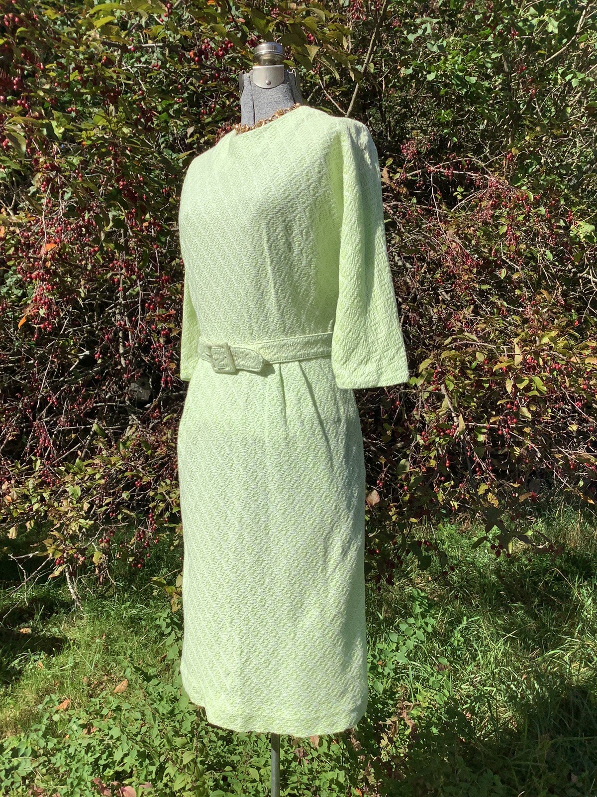 Vintage 1960’s Curvy Textured Green Cotton THE JONES GIRL DRESS 40-28-40