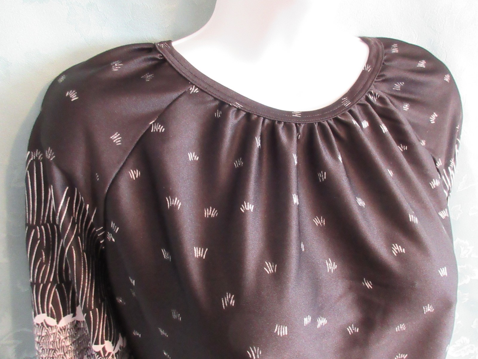VTG 70’s Lady Arrow Blouse Size Large B&W Print