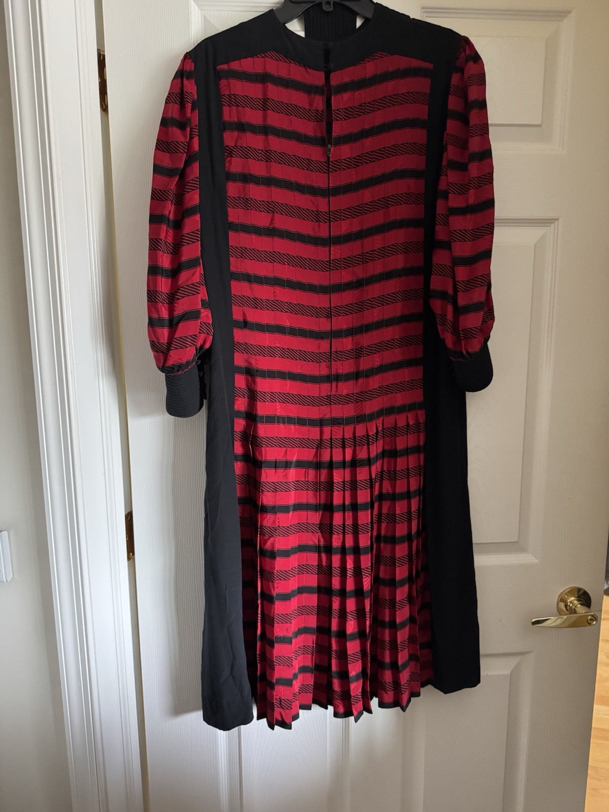 Vintage Aurora Ruffolo Custom Made Silk Satin Black/Red Pleated Dress Size 10/12
