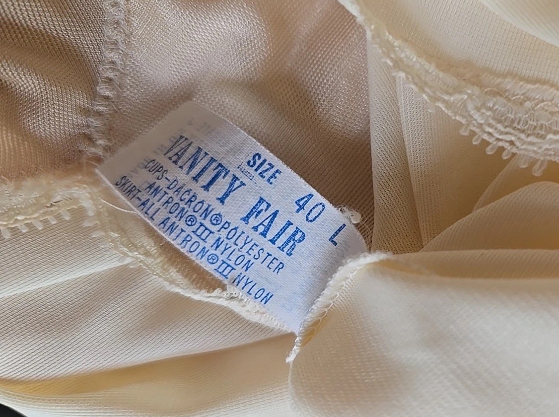 VTG Vanity Fair Cream Lightweight Dacron Polyester Lace Slip Long Dress Sz 40 L