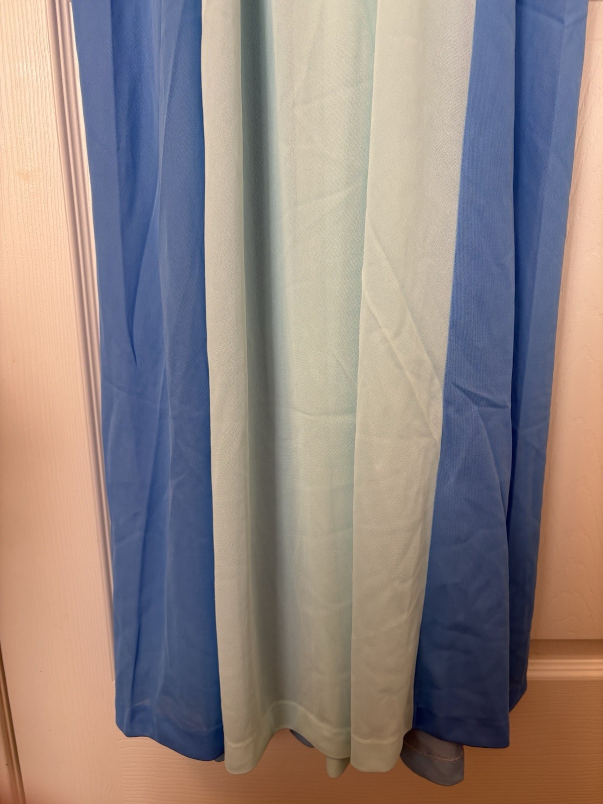 VTG gossard artemis Slip Dress Multi color Blues Style 5275 100% Nylon Crepe MED