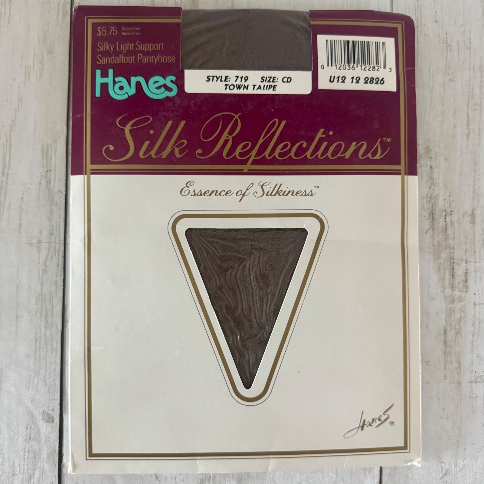 Hanes Silk Reflections 719 Town Taupe Silky Light Support Sandalfoot CD 4 Pack