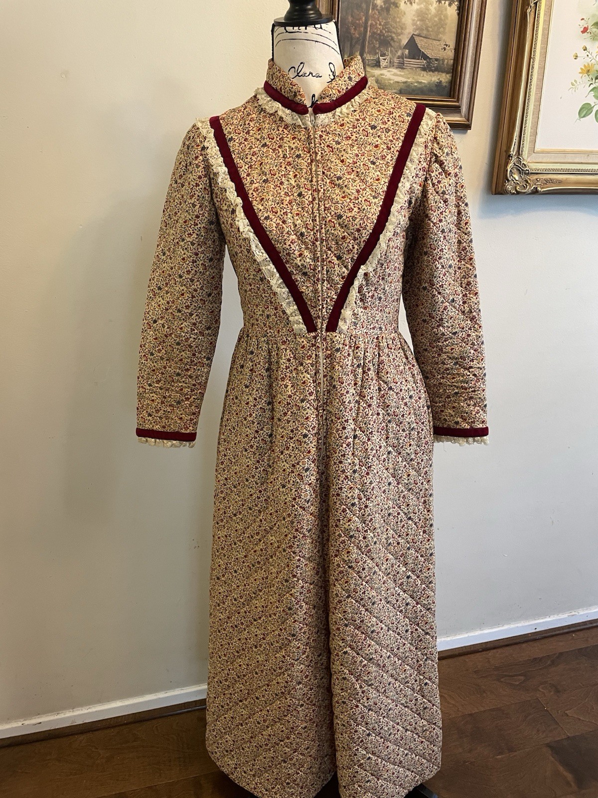 VINTAGE RARE women’s quilted dress Size medium Berkleigh Juniors