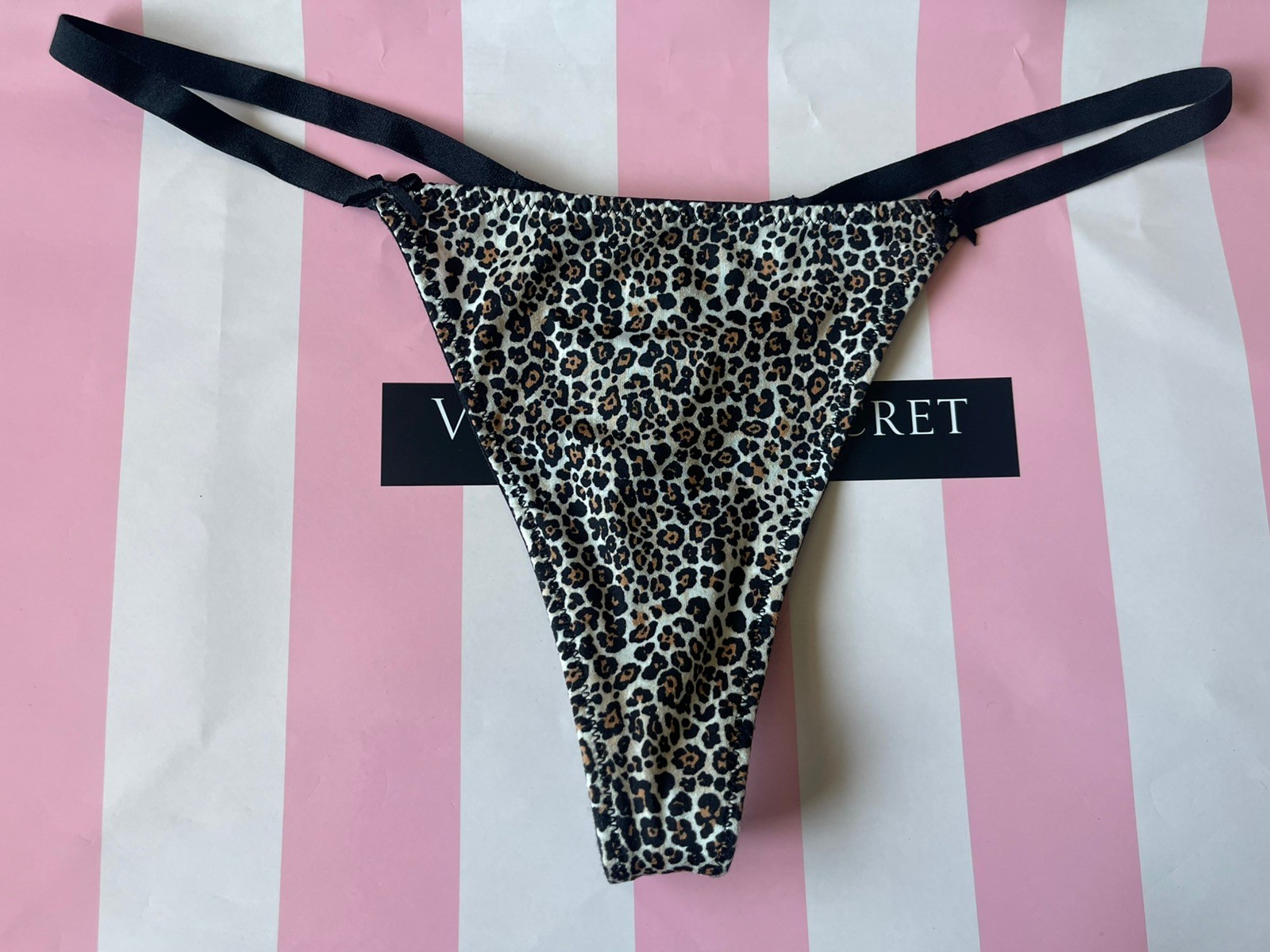 NWT 2013 Victoria’s Secret Very Sexy Thong, Animal Print- OS Silky-Smooth