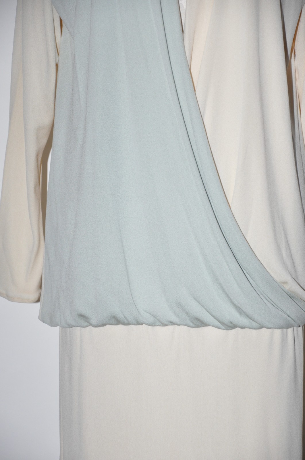 80s Vintage Cream Green Jersey Long Sleeve Deep V Draped Grecian Dress Women M L