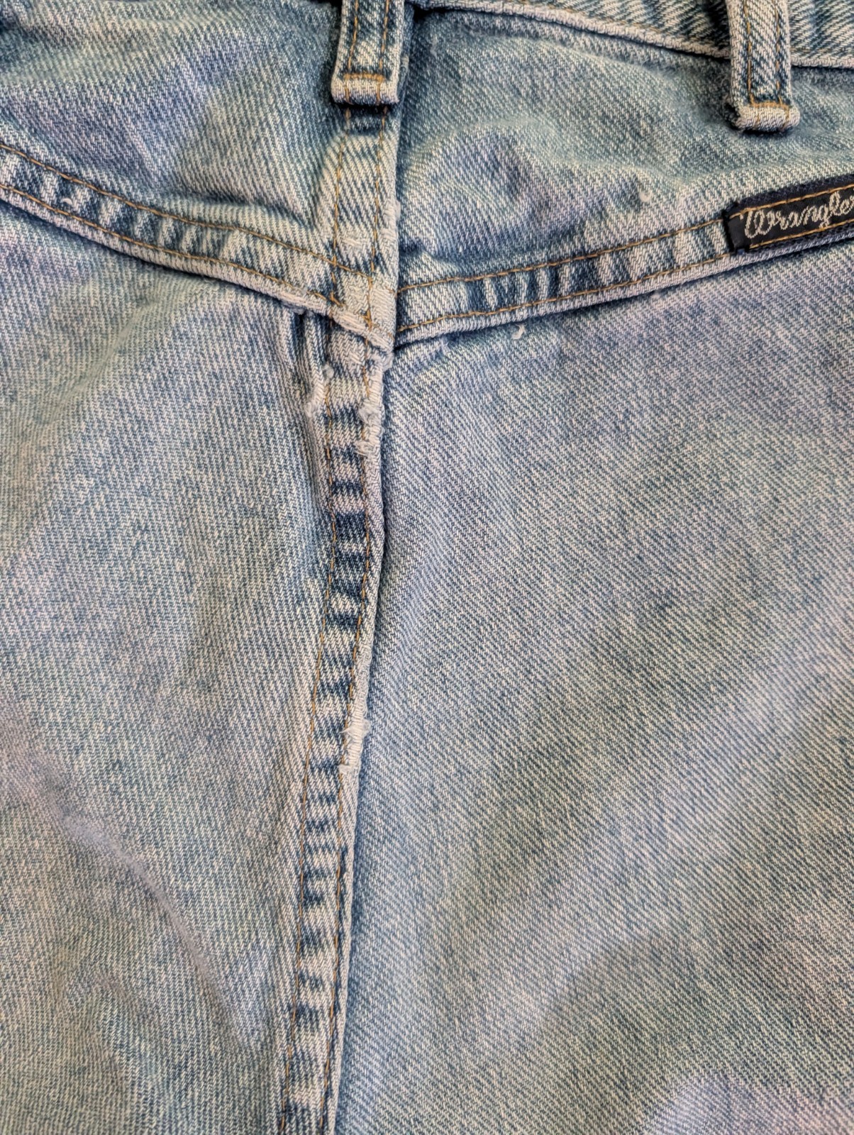 Vintage 90s Era Wrangler Light Wash Jeans: No Back Pockets!