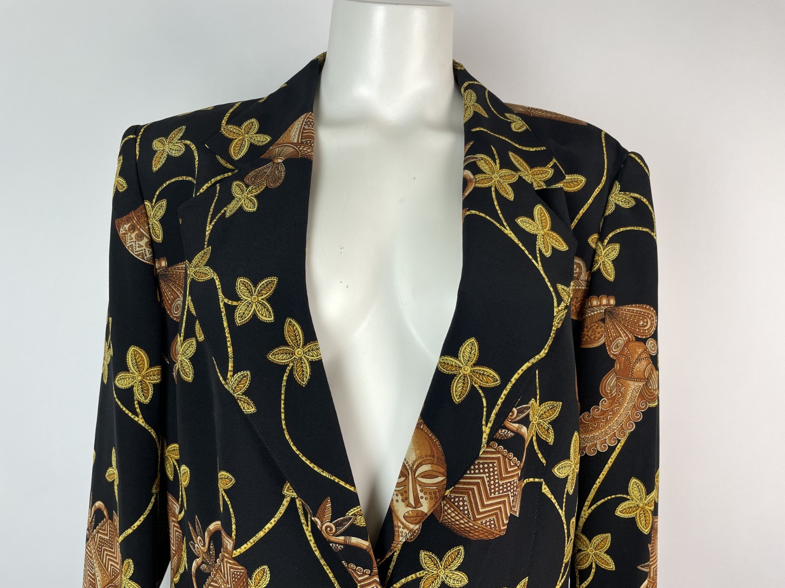 Vintage 80s ESCADA Rare Stunning Tribal Print Black 100% Silk Jacket 42 Germany