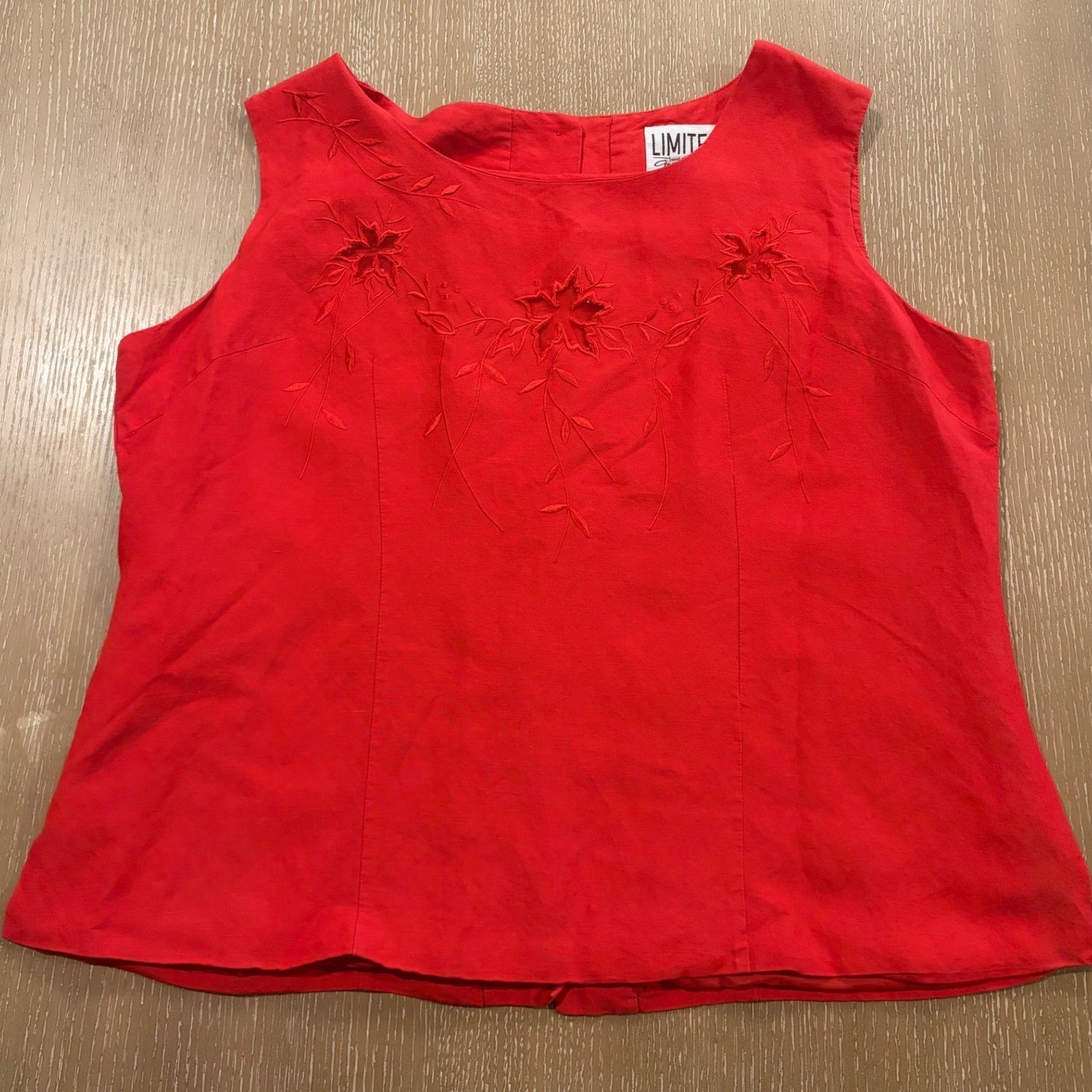 The Limited Red Embroidered Sleeveless Blouse Button Back Ramie Rayon Vintage 18