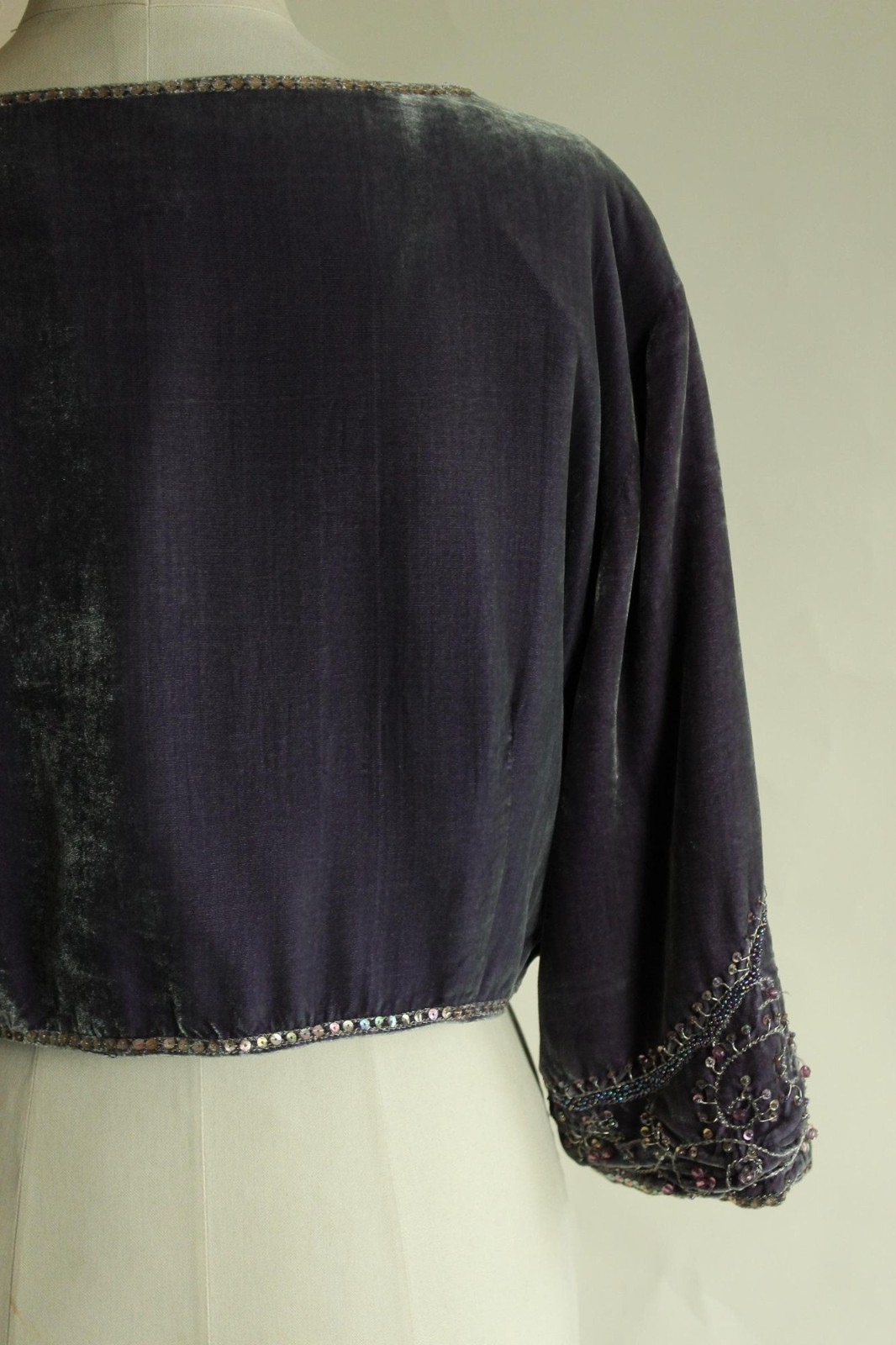 Vintage 1990s 2000s Jacket, ECI Purple Velvet Bolero Shrug with Beading, Size L