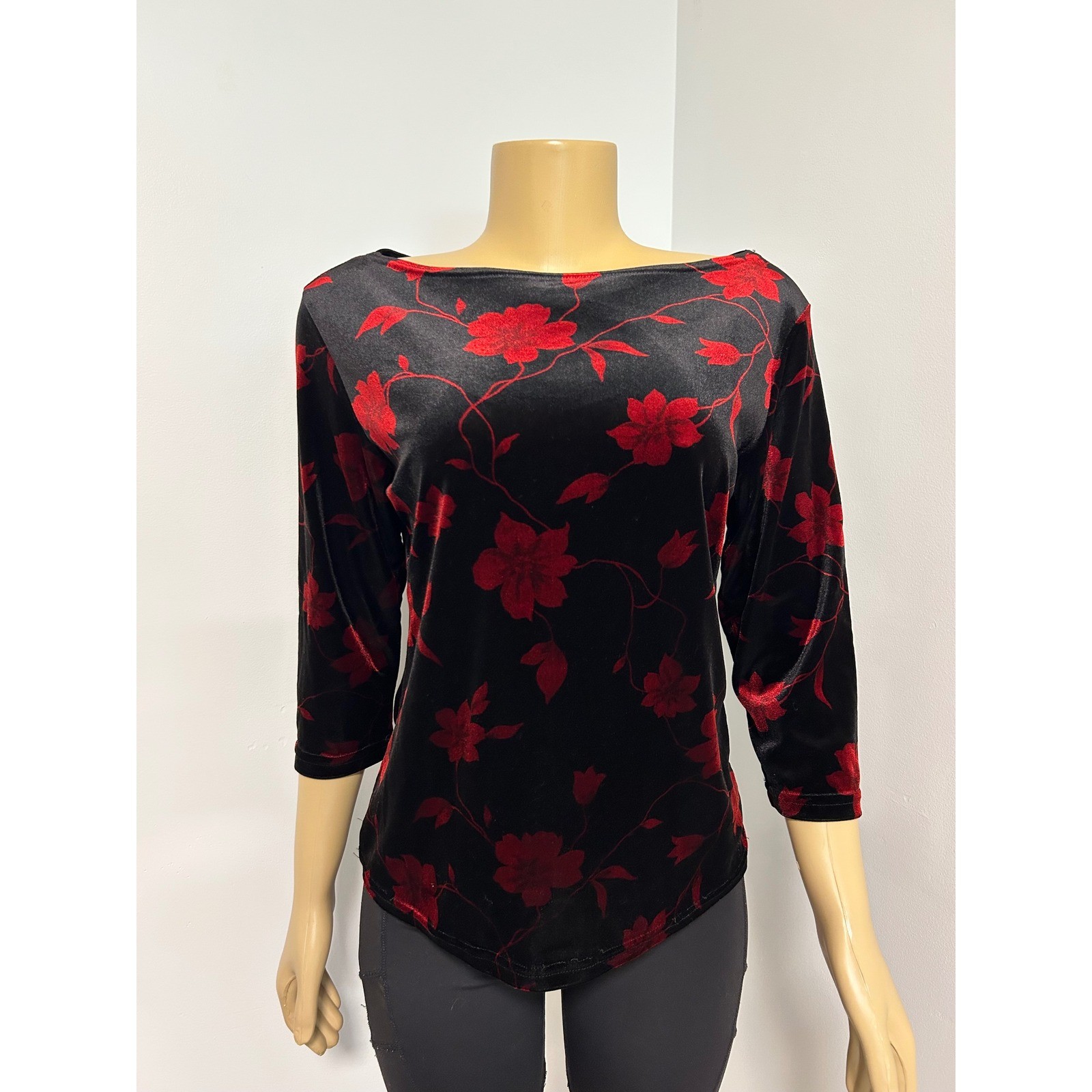 Jonden Womens Y2K Velvet Floral Boat Neck Witchy Romantic Feminine Floral Top M