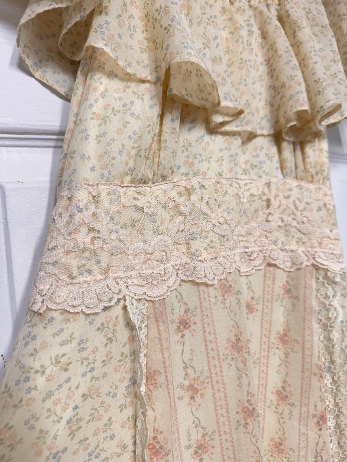 Rare Vtg 70’s Floral Lace Peasant Boho Ruffle Dress – Zum Zum Measures Sz 6 (M)
