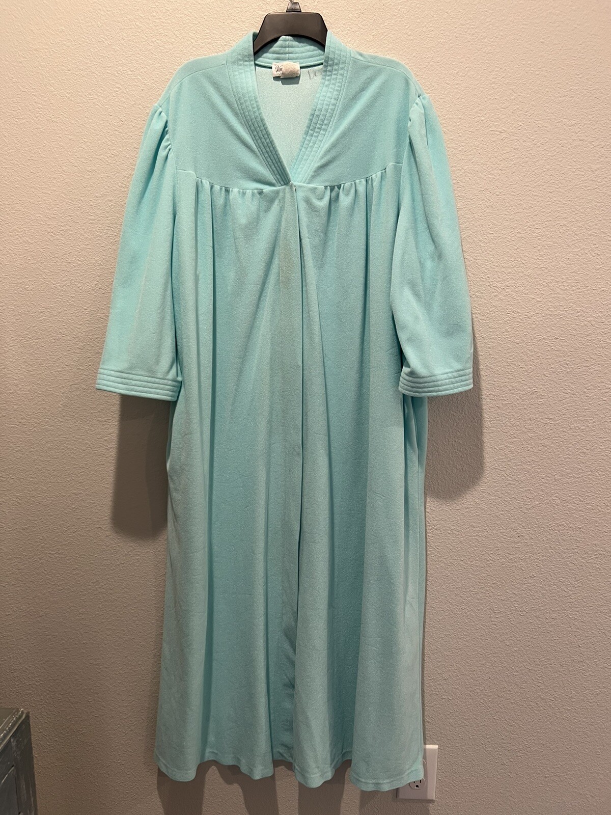 Vintage Vanity Fair Housecoat Light Blue Velour Robe Women’s Size 3XL V-Neck