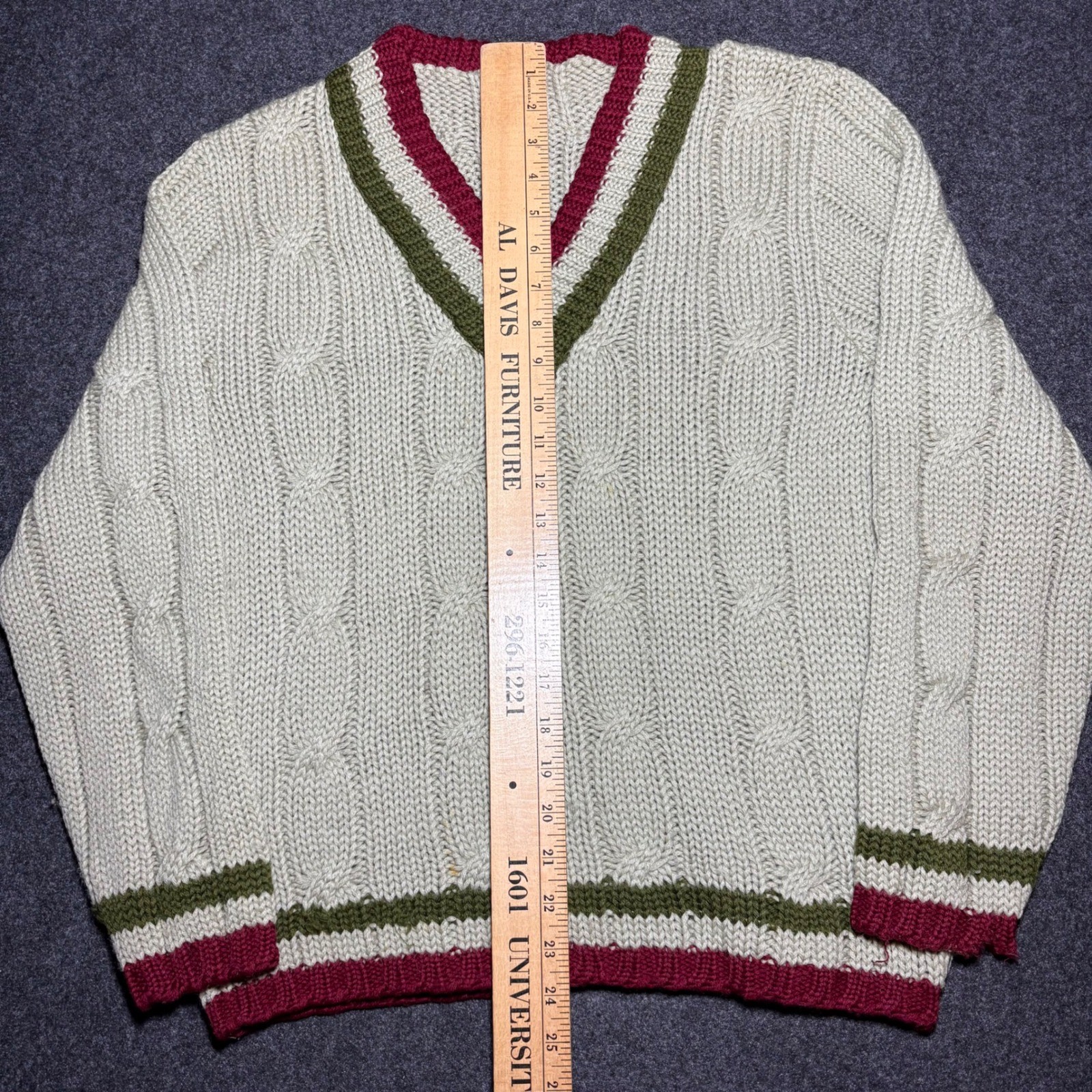 Vintage Evan Picone Sweater Cable Knit 100% Wool V-Neck Women’s Large 50’s 60’s