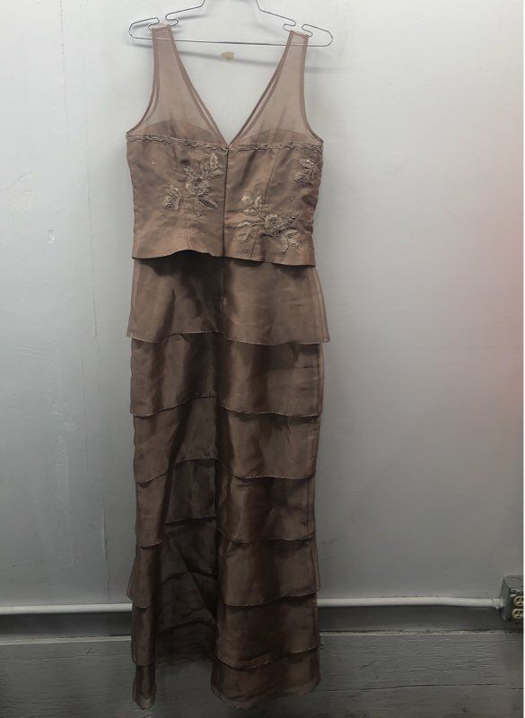 Niki Livas Women’s Vintage Y2K Bronze Floral Sequin Tiered Gown Sz 12